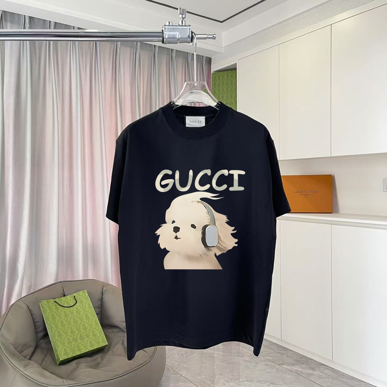GUCC*古驰 2025夏季新款 个性字母logo印花 定制面料300g 短袖T恤 男女同款 颜色：黑色 杏色 湖绿色 紫色 尺码: S M L XL XXL 五个码 ​