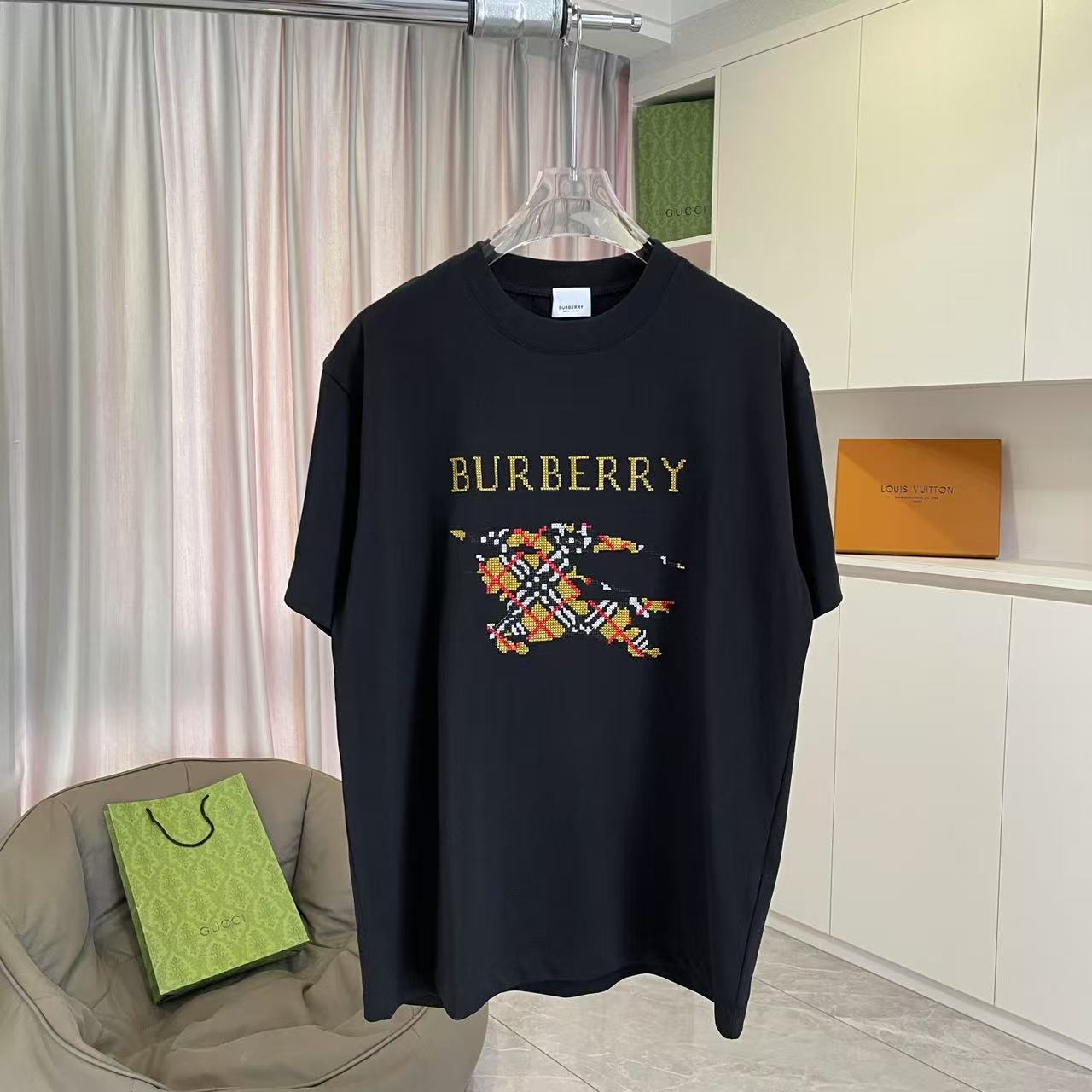 BUR Baba * 2025 nuevo estilo otoño letra logo caballo de guerra bordado tela personalizada 300 g camiseta de manga cort…