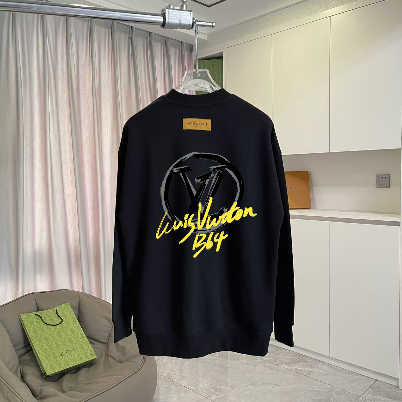 Louis Vuitton Sudadera con Logo Estampado Personalizado para Hombre y Mujer 8 i1757002807080 5449 0 3