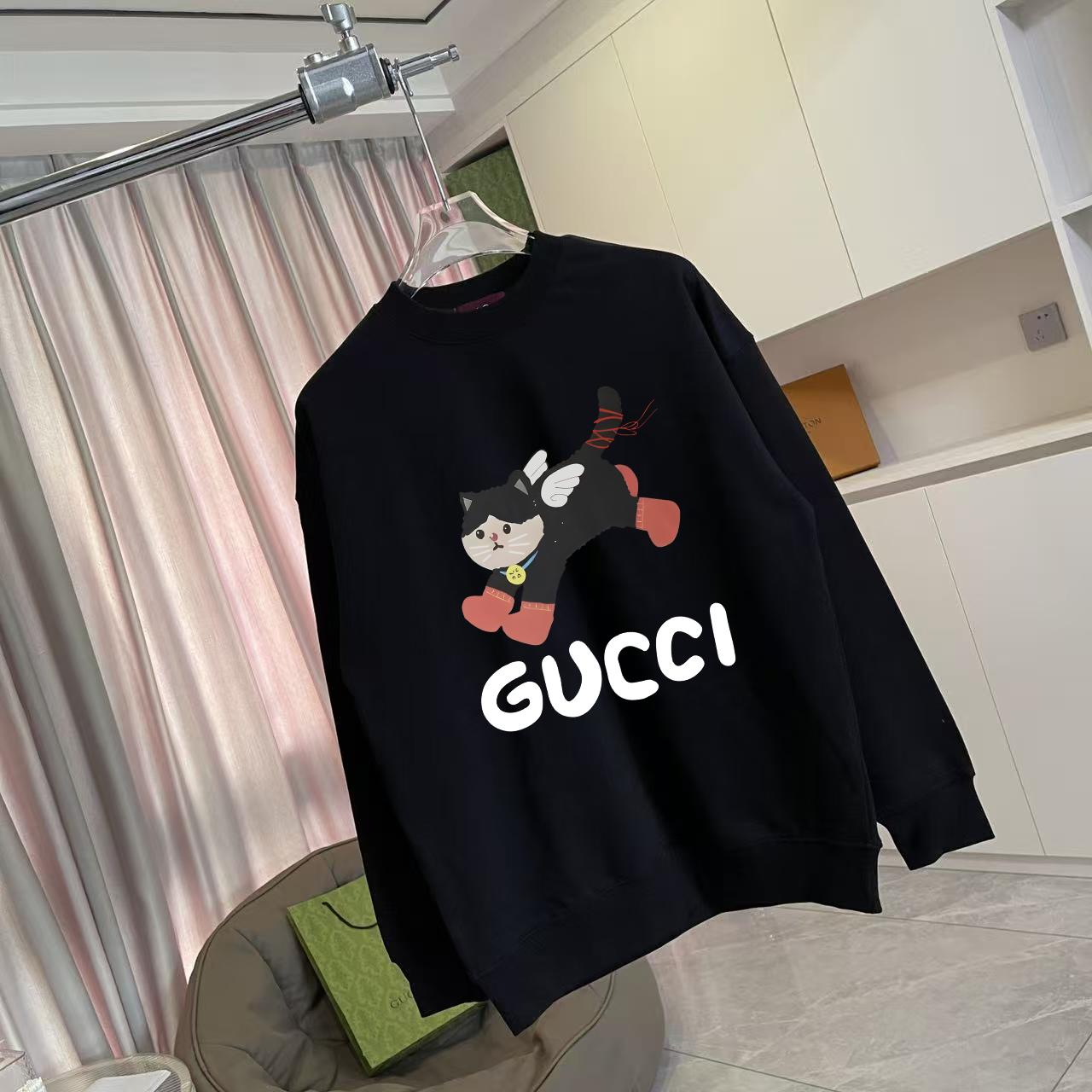 Gucci Sudadera Unisex con Estampado de Logo y Diseño Gráfico Novedoso 3 i1759076366195 1469 0 1
