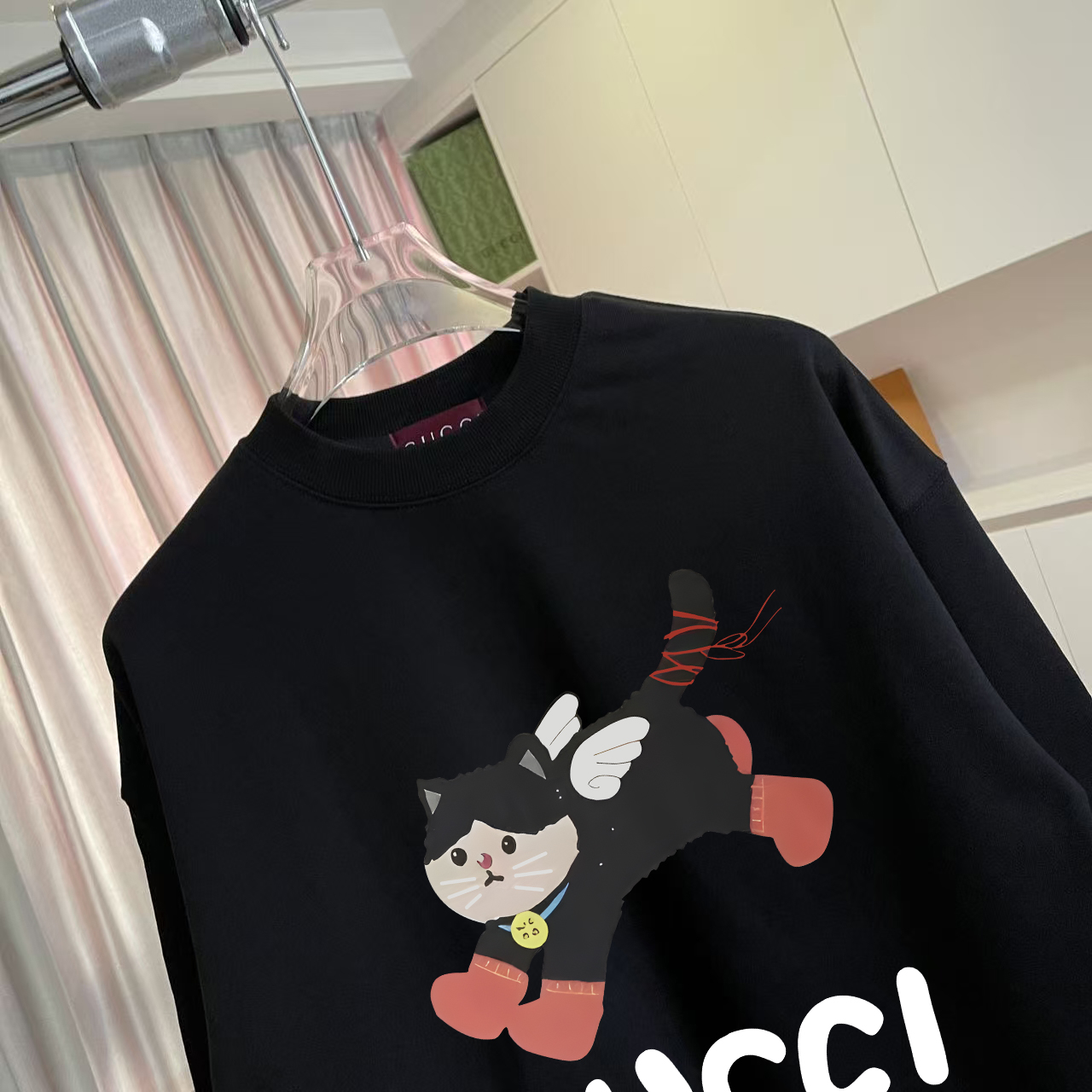 Gucci Sudadera Unisex con Estampado de Logo y Diseño Gráfico Novedoso 4 i1759076366729 6553 0 2