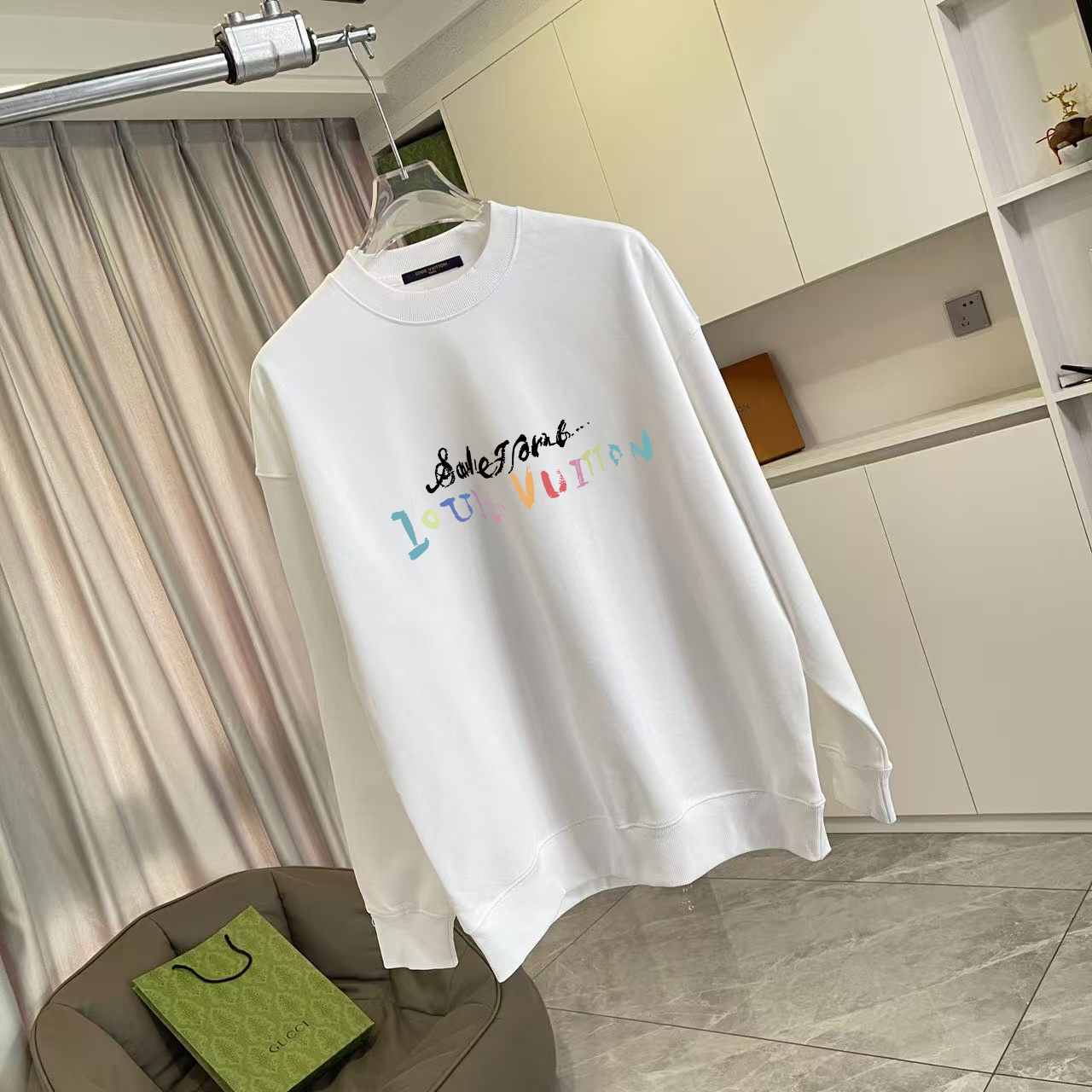 💰135
1V*2025冬季新款 个性字母logo印花 定制面料400g 圆领卫衣 男女同款
尺码:S M L XL XXL 五个码
颜色:黑色 白色