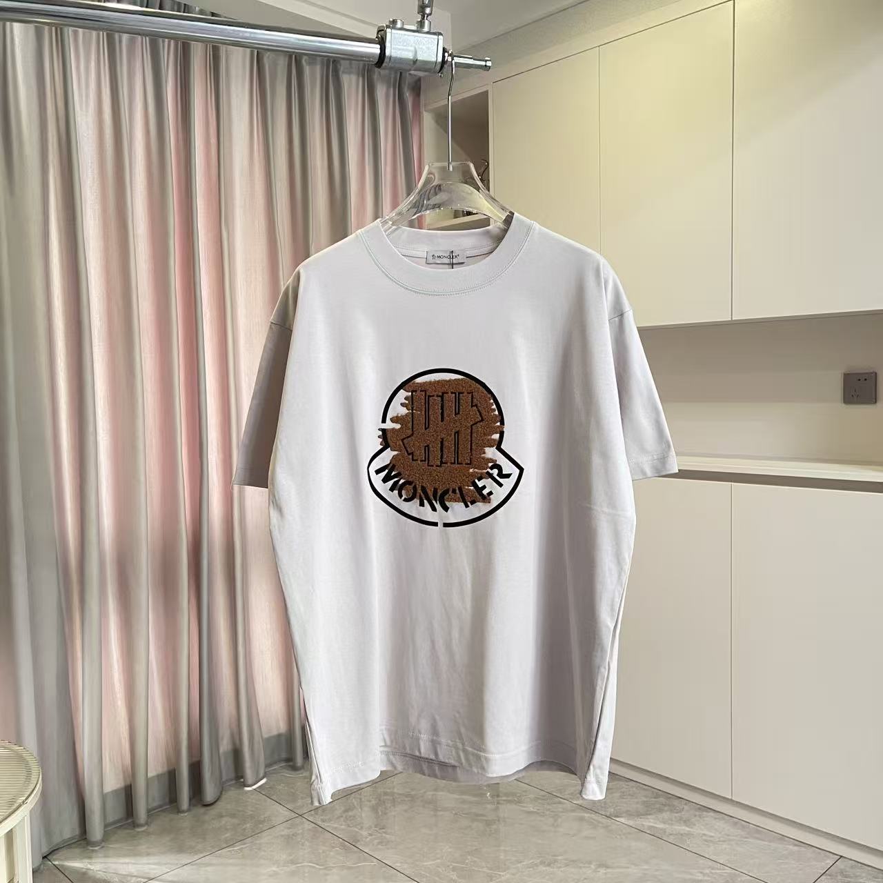 몽클레어 남여공용 반팔 48684