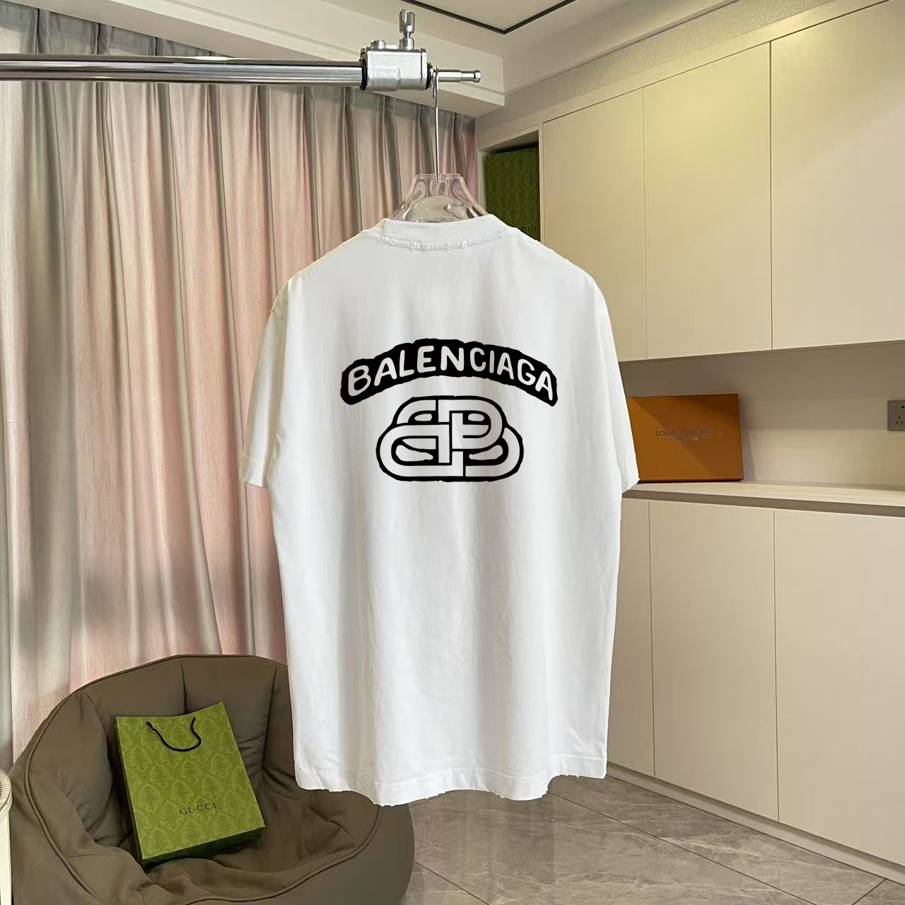 발렌시아가 워시 데미지 로고 반팔 티셔츠 상세 이미지 7