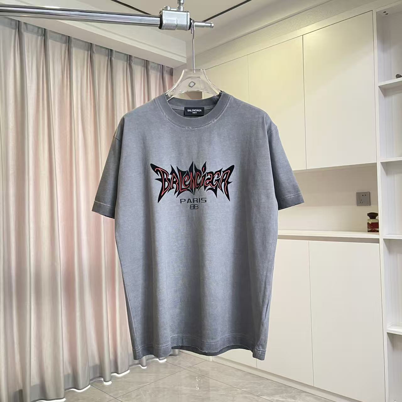 Balenciaga BALENCI*GA 巴黎2026夏季新款 洗水做旧磨破 个性字母logo 定制面料320g 短袖T恤