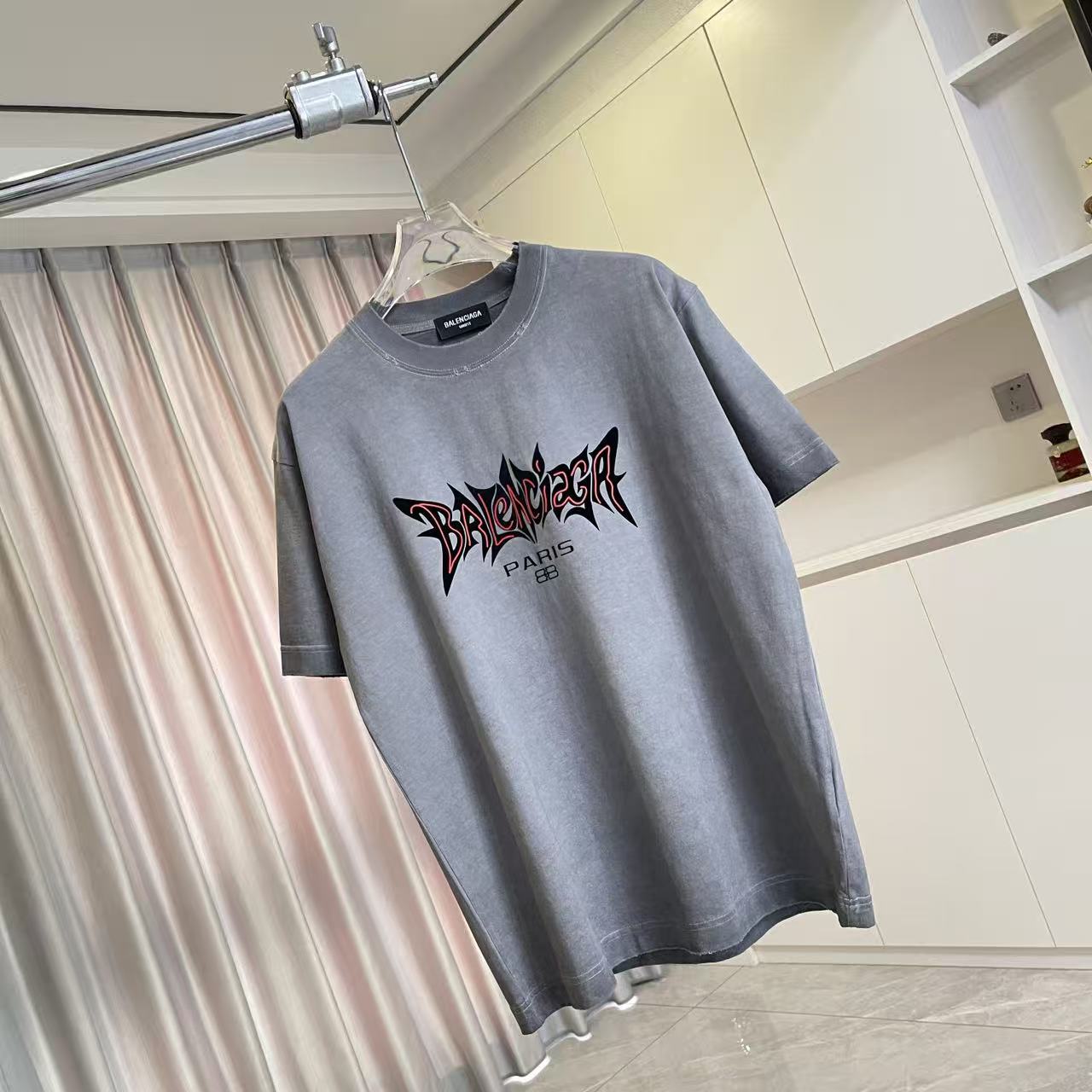 Balenciaga BALENCI*GA 巴黎2026夏季新款 洗水做旧磨破 个性字母logo 定制面料320g 短袖T恤