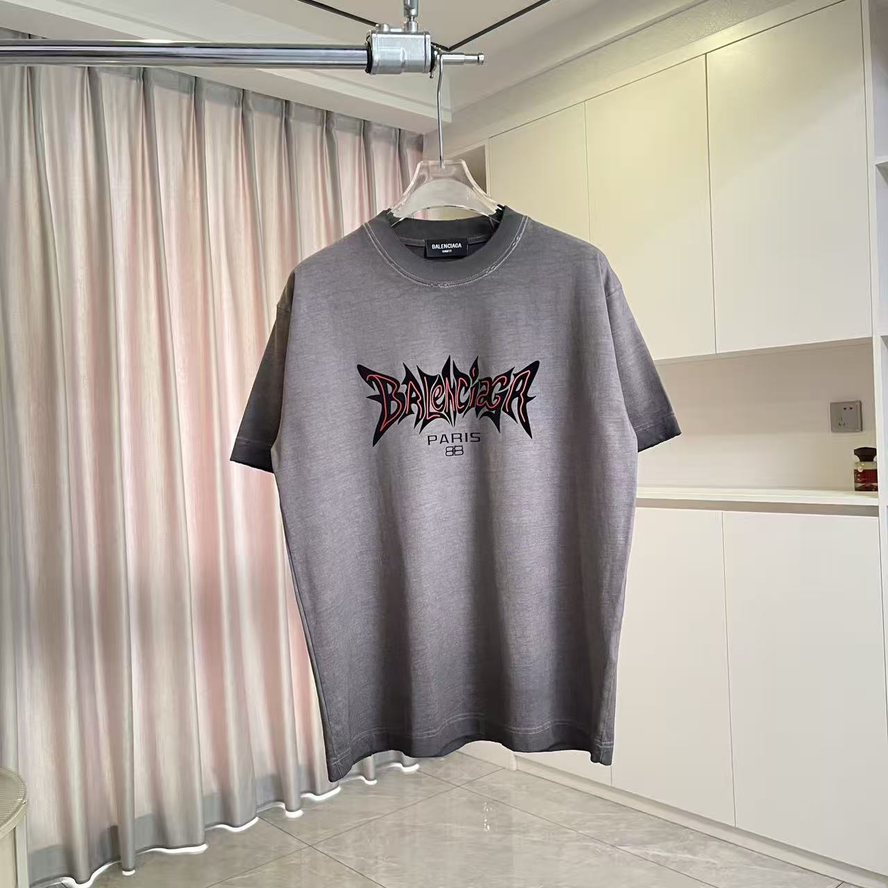 Balenciaga BALENCI*GA 巴黎2026夏季新款 洗水做旧磨破 个性字母logo 定制面料320g 短袖T恤