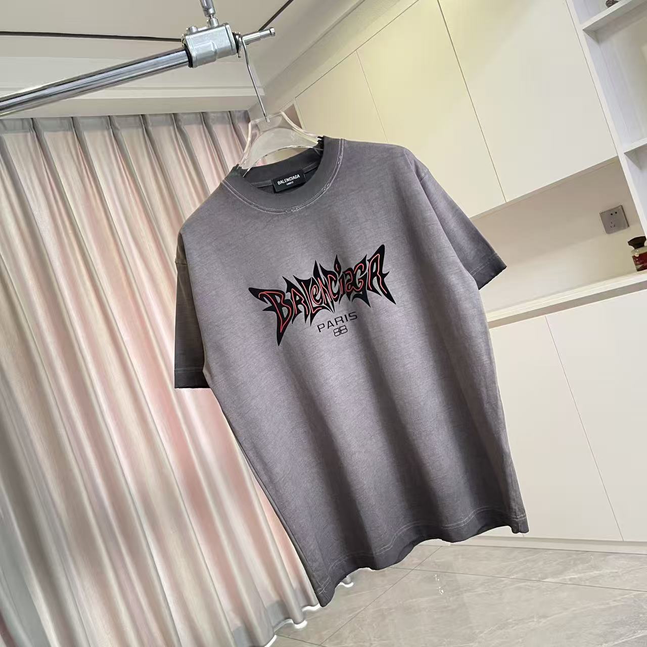 Balenciaga BALENCI*GA 巴黎2026夏季新款 洗水做旧磨破 个性字母logo 定制面料320g 短袖T恤