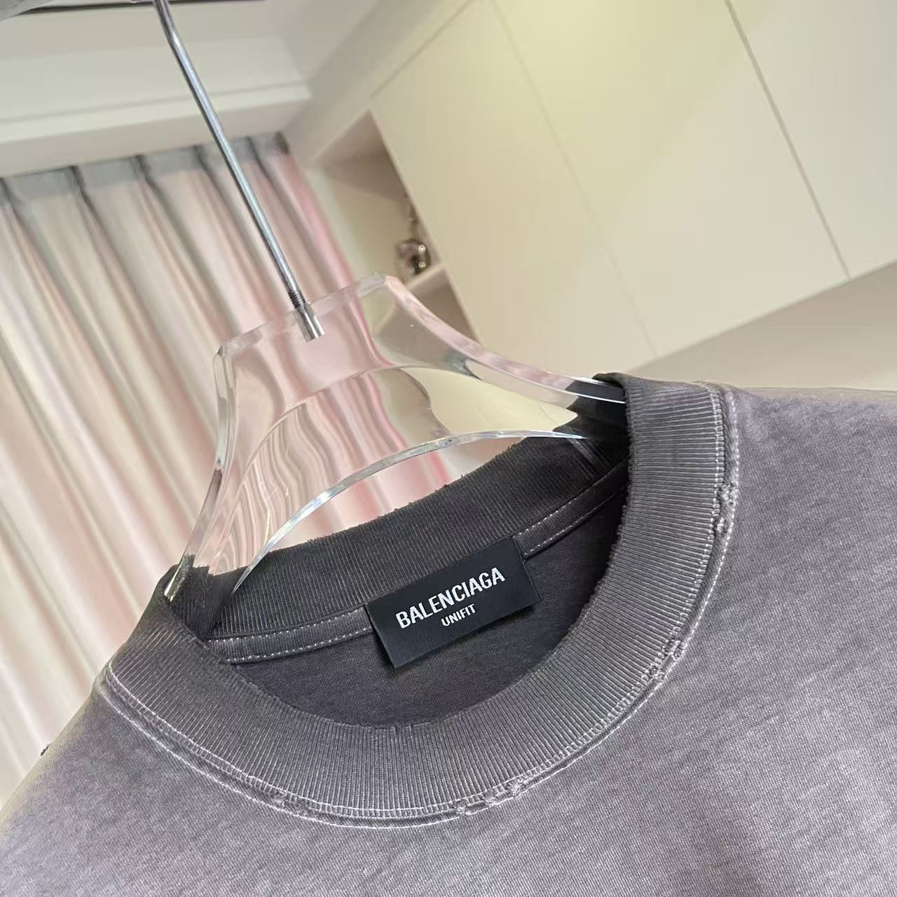 Balenciaga BALENCI*GA 巴黎2026夏季新款 洗水做旧磨破 个性字母logo 定制面料320g 短袖T恤