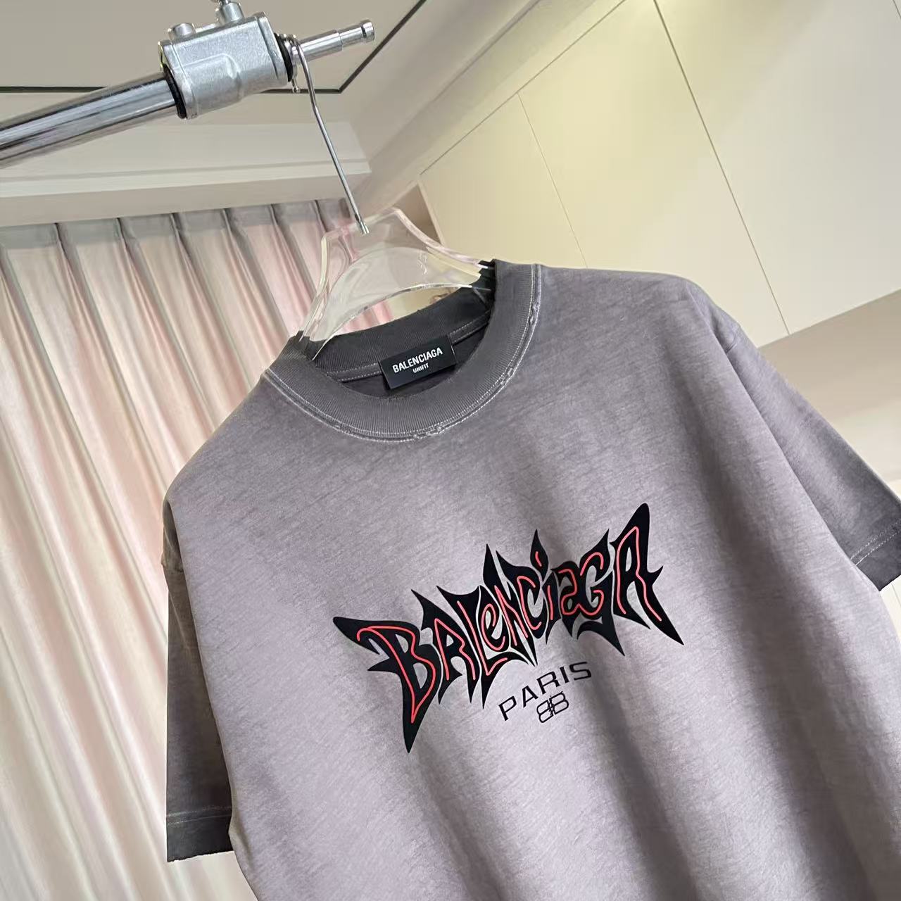 Balenciaga BALENCI*GA 巴黎2026夏季新款 洗水做旧磨破 个性字母logo 定制面料320g 短袖T恤