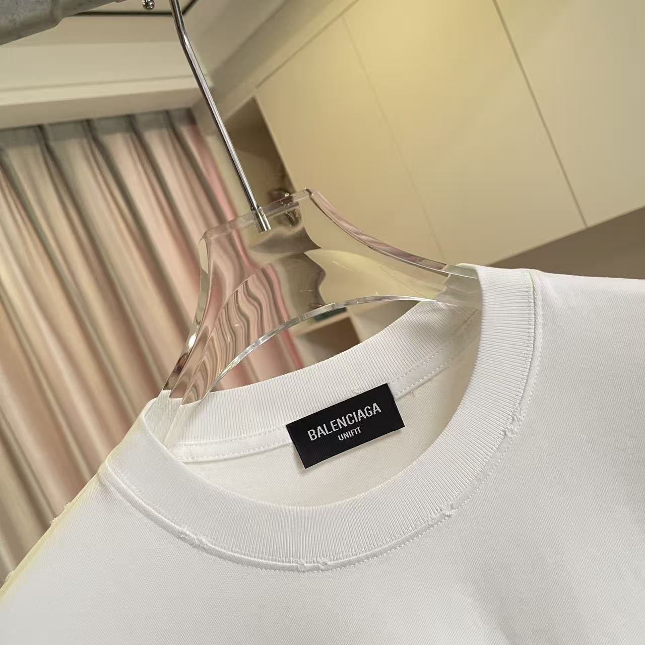 Balenciaga BALENCI*GA 巴黎2026夏季新款 洗水做旧磨破 个性字母logo 定制面料320g 短袖T恤
