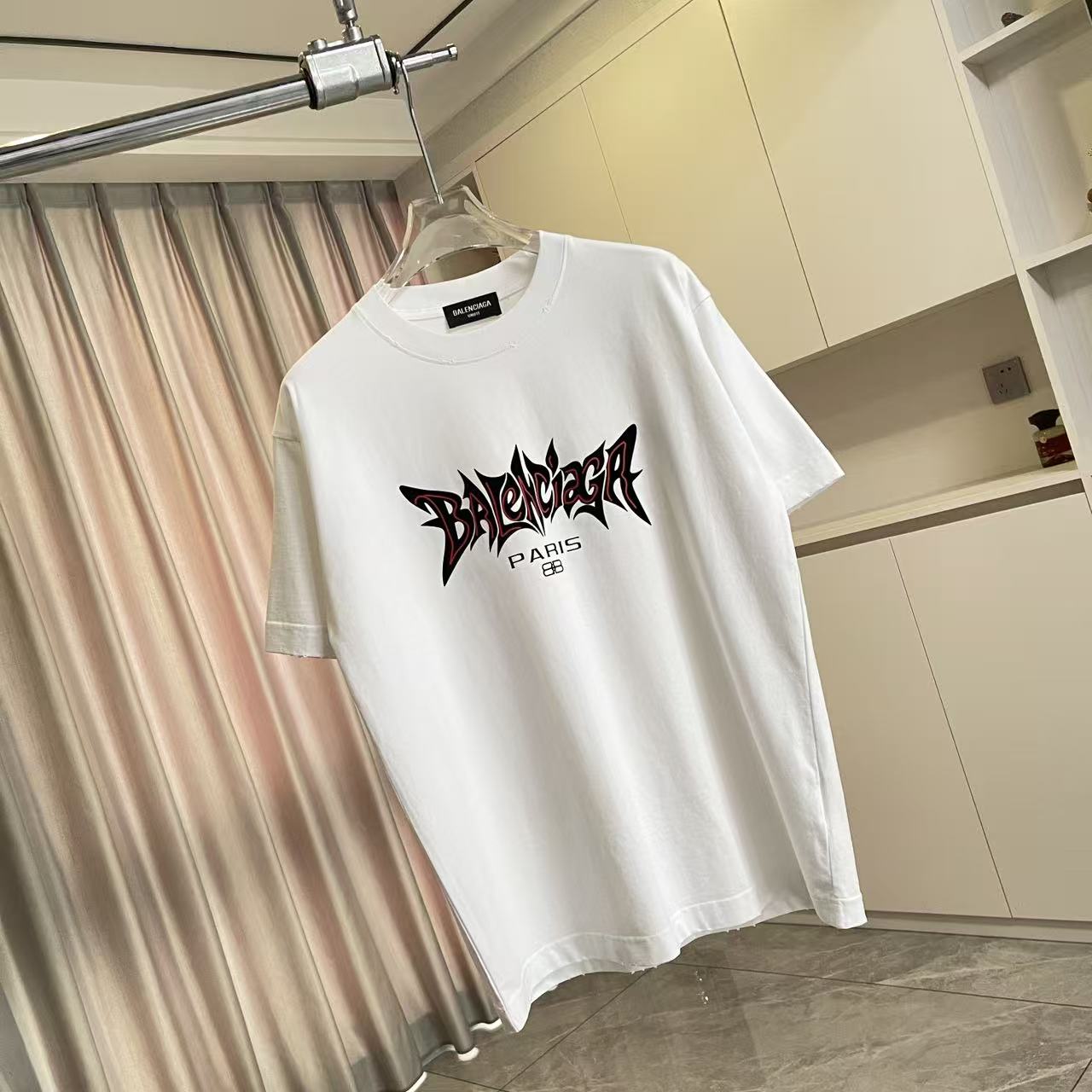 Balenciaga BALENCI*GA 巴黎2026夏季新款 洗水做旧磨破 个性字母logo 定制面料320g 短袖T恤