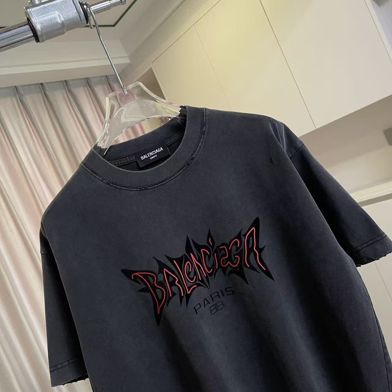 Balenciaga BALENCI*GA 巴黎2026夏季新款 洗水做旧磨破 个性字母logo 定制面料320g 短袖T恤