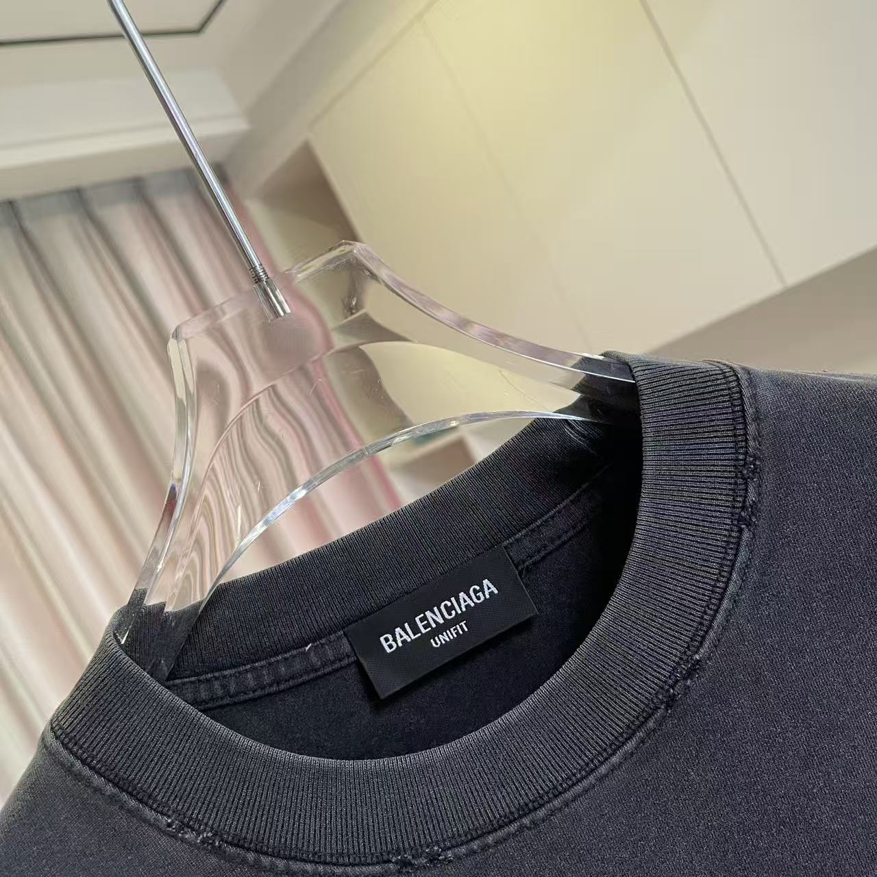 Balenciaga BALENCI*GA 巴黎2026夏季新款 洗水做旧磨破 个性字母logo 定制面料320g 短袖T恤