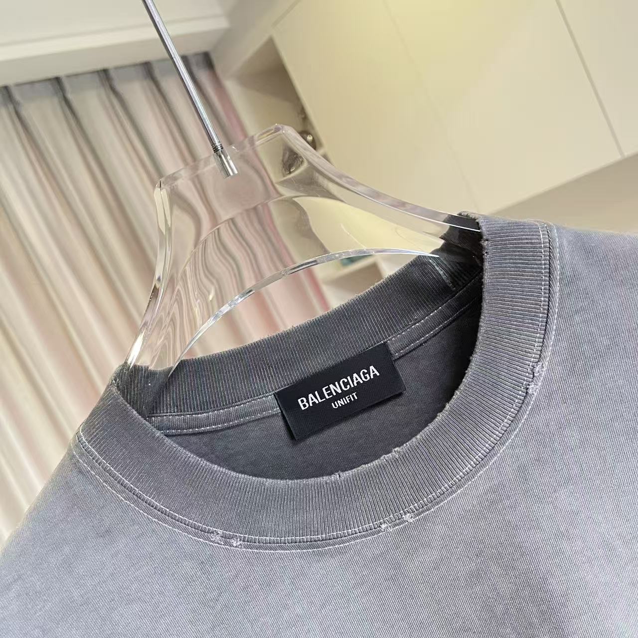 Balenciaga BALENCI*GA 巴黎2026夏季新款 洗水做旧磨破 个性字母logo 定制面料320g 短袖T恤