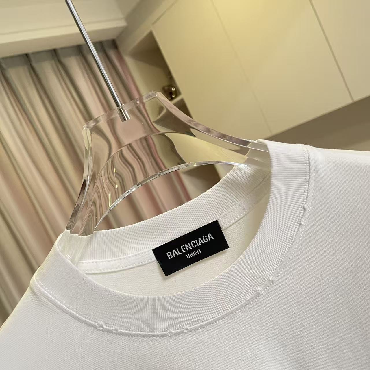 Balenciaga BALENCI*GA 巴黎2026夏季新款 洗水做旧磨破 个性字母logo 定制面料320g 短袖T恤