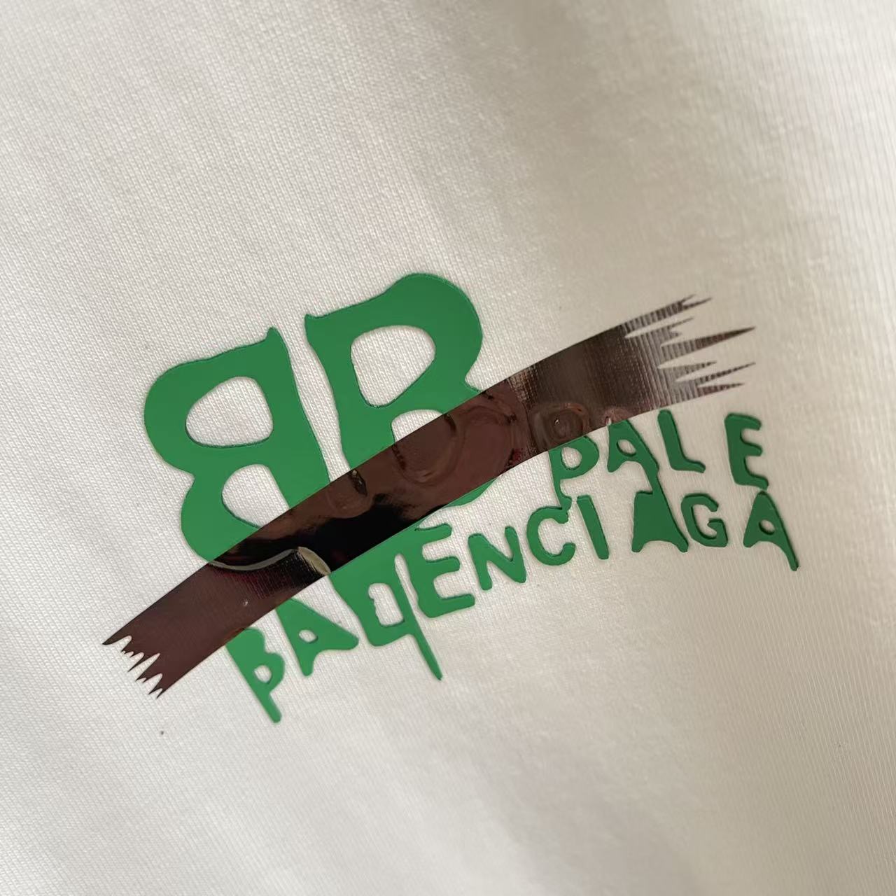 Balenciaga BALENCI*GA 巴黎2026夏季新款 洗水做旧磨破 个性字母logo 定制面料320g 短袖T恤