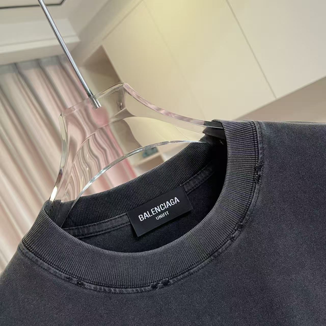 Balenciaga BALENCI*GA 巴黎2026夏季新款 洗水做旧磨破 个性字母logo 定制面料320g 短袖T恤
