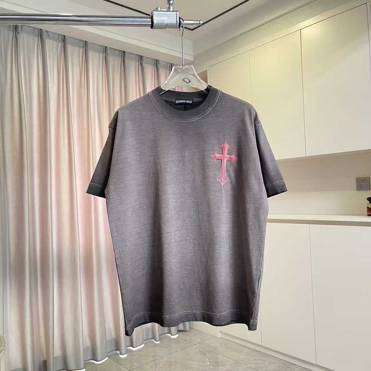 Chrome Hearts ch克罗*2026夏季新款 洗水做旧磨破 梵文马蹄十字架 短袖t恤 定制面料320g