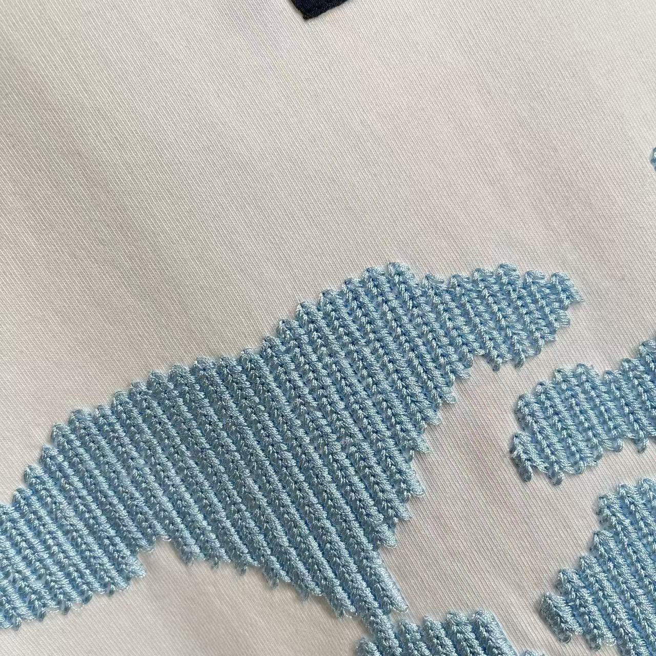 Louis Vuitton 1V*2026夏季新款 洗水做旧磨破 反车线字母logo中空绣花 定制面料320g 短袖T恤