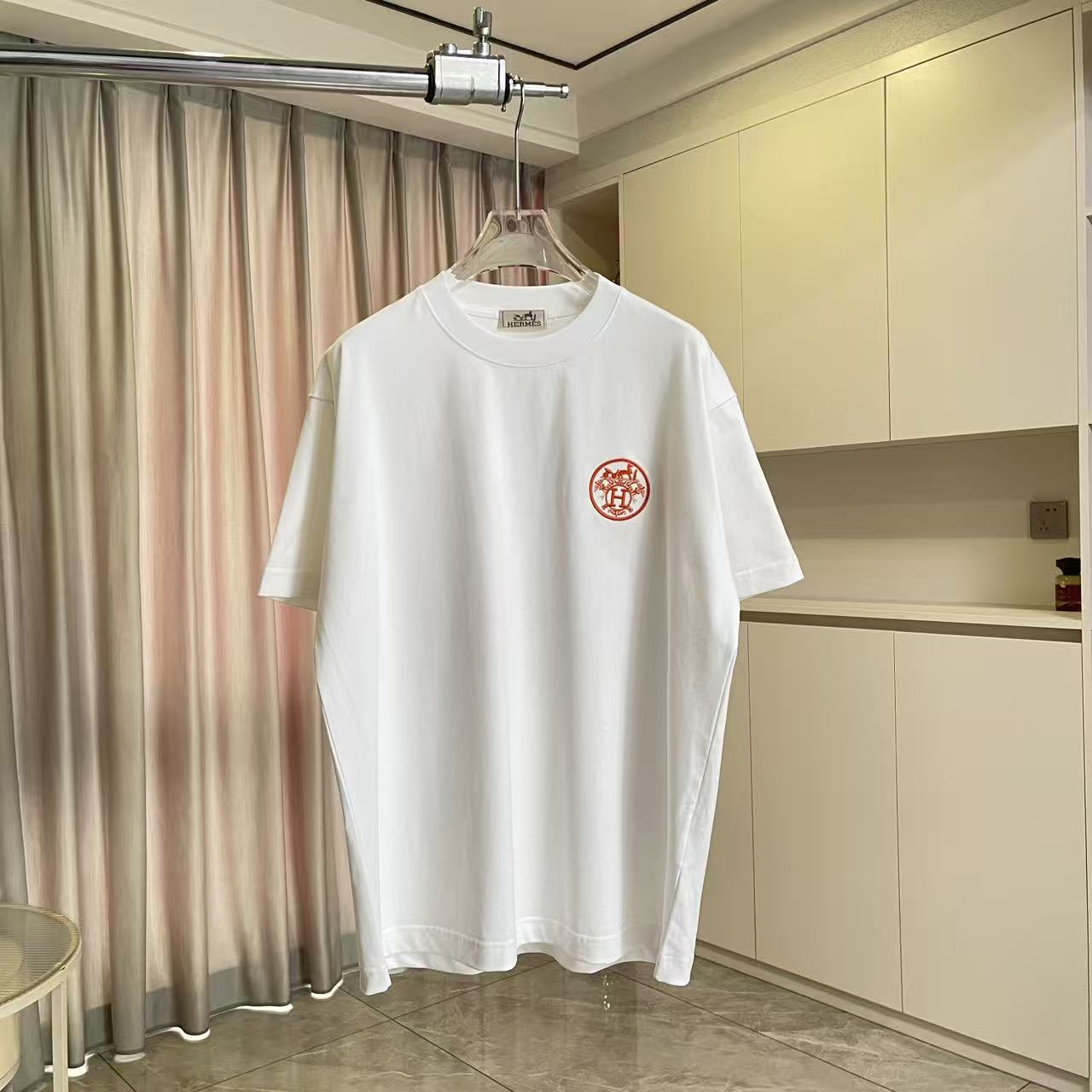 Hermès Herme*爱马仕2026夏季新款 个性logo绣花 定制面料300g 短袖T恤