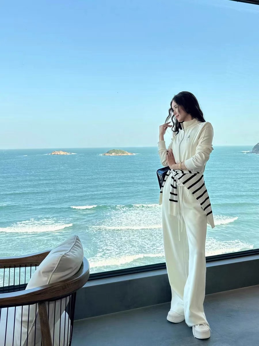 “High-Quality Female Three-Piece Sports Suit with Leisure Blend” - 图片 3