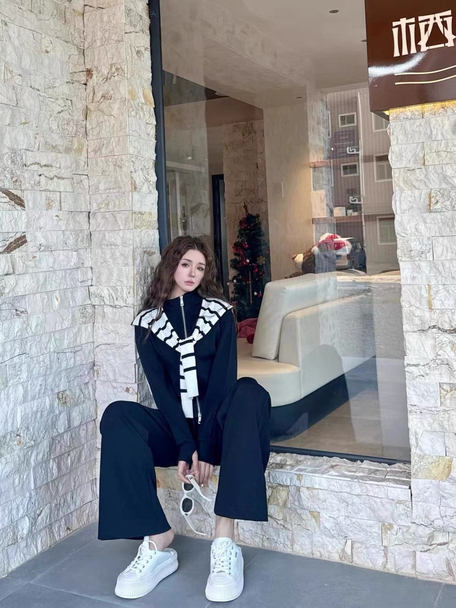 “High-Quality Female Three-Piece Sports Suit with Leisure Blend” - 图片 7