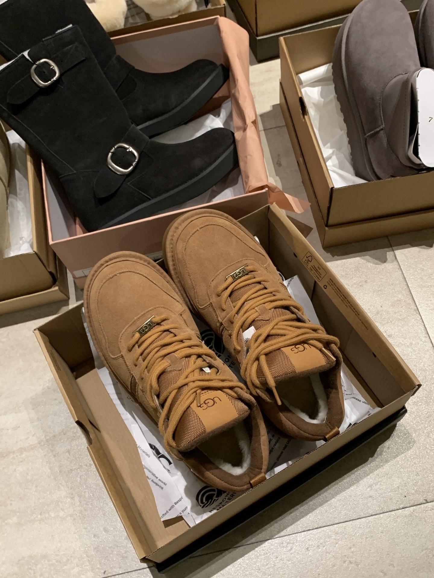 双11预热特惠🔥CX专供 独家纯原 【UGG】原价xx 海兰德 轻便款 4054 🔥ugg新款官网同步轻便海蓝德 牛皮面➕内里真羊毛,EVA防滑轻便大底舒适百搭👍 颜色:黑色.栗色.