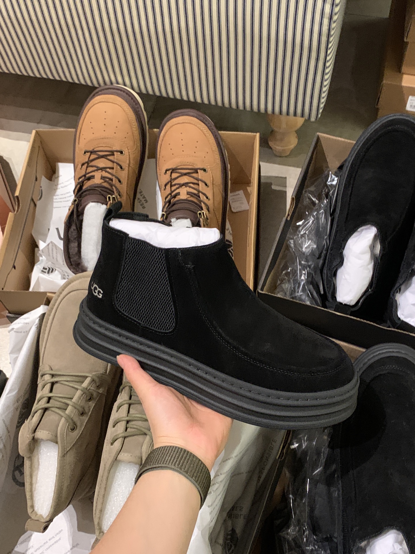 双11预热特惠🔥CX专供 独家纯原 【UGG】原×× 切尔西 厚底3cm 男士切尔西,牛皮真毛男款中的经典款, 两色栗色.黑色.