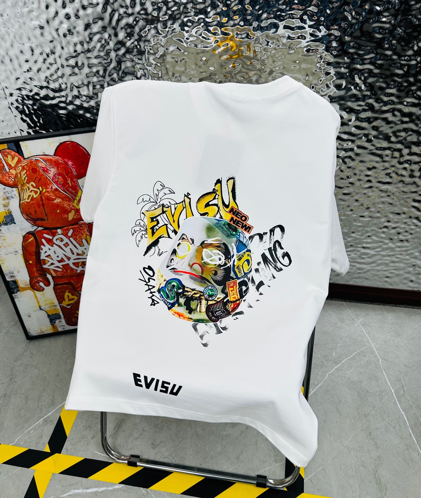 💰85
EVISU/福神2025夏季新款印花休闲宽松情侣款 短袖T恤DT972
细节:版本一比一复刻,吊牌 领标 水洗 包装袋。水洗处有NFC芯片识别
面料:采用40织双纱320克面料,原版1:1高克重,纯棉螺纹领口,宽松版型,做工细节做到极致,区别市场普通货!
印花:德国进口数码印机 所以印花是超清晰的 穿久了也不会裂 普通的印花技术根本做不到!!
版型超正!宽松舒适!情侣款百搭首选!
颜色:黑色 白色
尺码:M—2XL
尺码 M L XL 2XL
衣长 68 70 72 74
胸围 105 110 115 120
袖长 16 18 20 22
肩宽 52 54 56 58
M 【100斤-130斤】
L 【135斤-160斤】
XL 【160斤-180斤】
2XL【185斤-200斤】