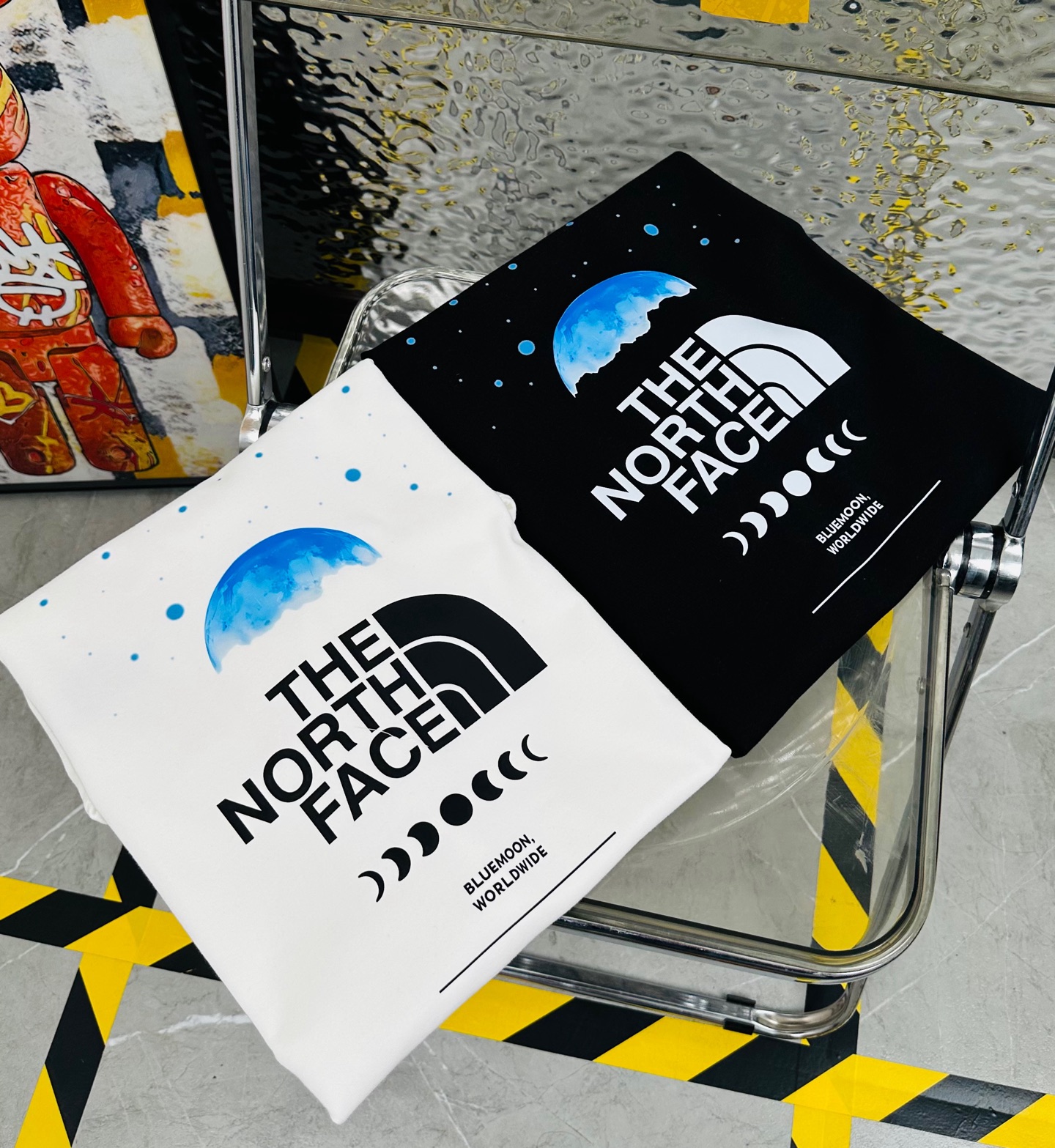 DT💰80 (高版本带芯片)
The North Face/北面25夏季新款印花休闲宽松情侣款 短袖T恤DT1038
细节:版本一比一复刻,吊牌 领标 水洗。带NFC芯片识别
面料:采用40织双纱320克面料,原版1:1高克重,纯棉螺纹领口,宽松版型,做工细节做到极致,区别市场普通货!
印花:德国进口数码印机 所以印花是超清晰的 穿久了也不会裂 普通的印花技术根本做不到!!
颜色:黑色 白色
尺码:M—2XL
尺码 M L XL 2XL
衣长 72 74 76 78
胸围 110 114 118 122
袖长 17 18 19 20
肩宽 40 41 42 43
M 【130斤-140斤】
L 【145斤-160斤】
XL 【165斤-180斤】
2XL【185斤-220斤】