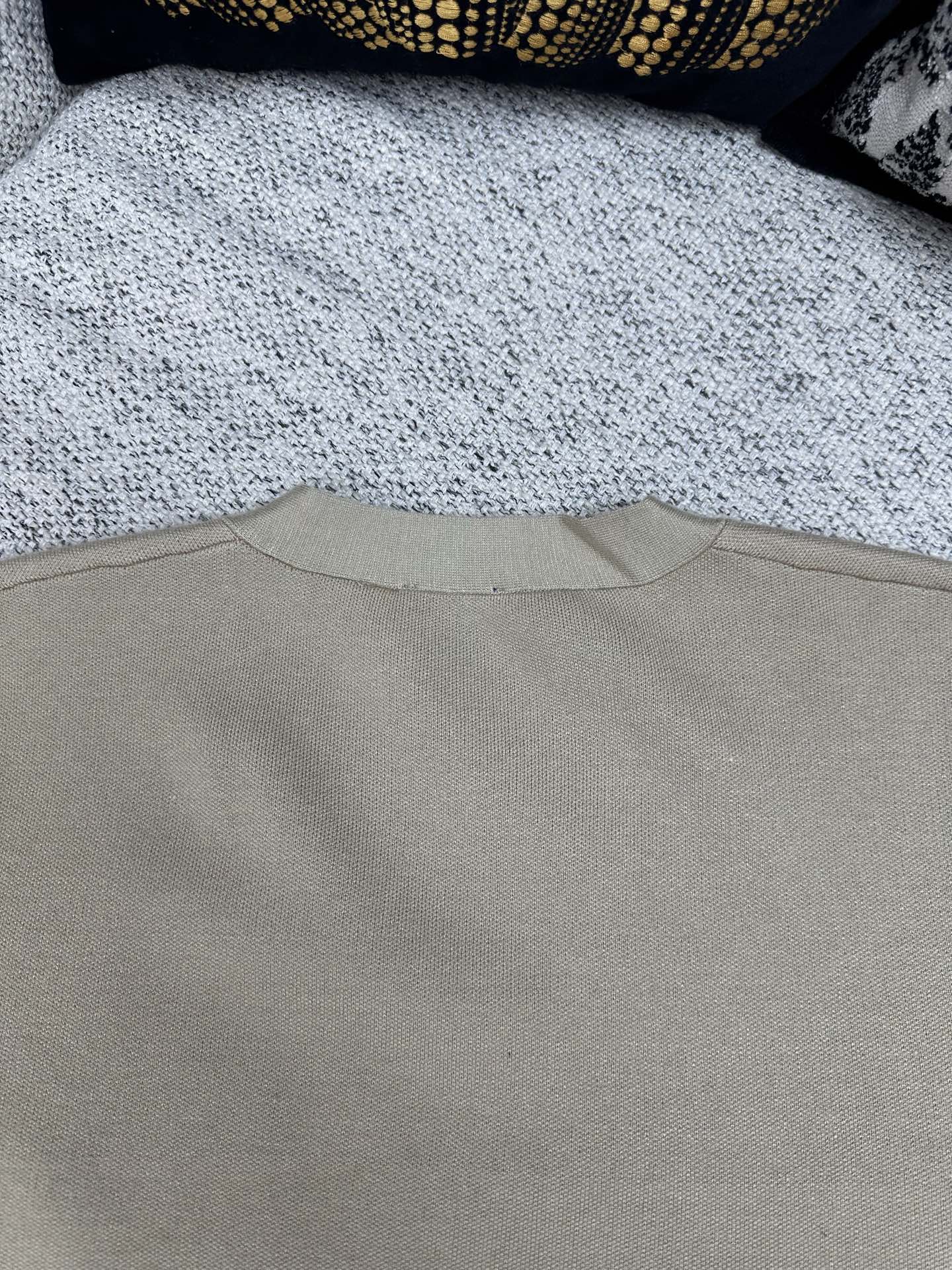 巴宝莉 25ss新款马术骑士徽标单排扣V领休闲长袖针织衫 男女同款 高版本码数：S.M.L.XL.