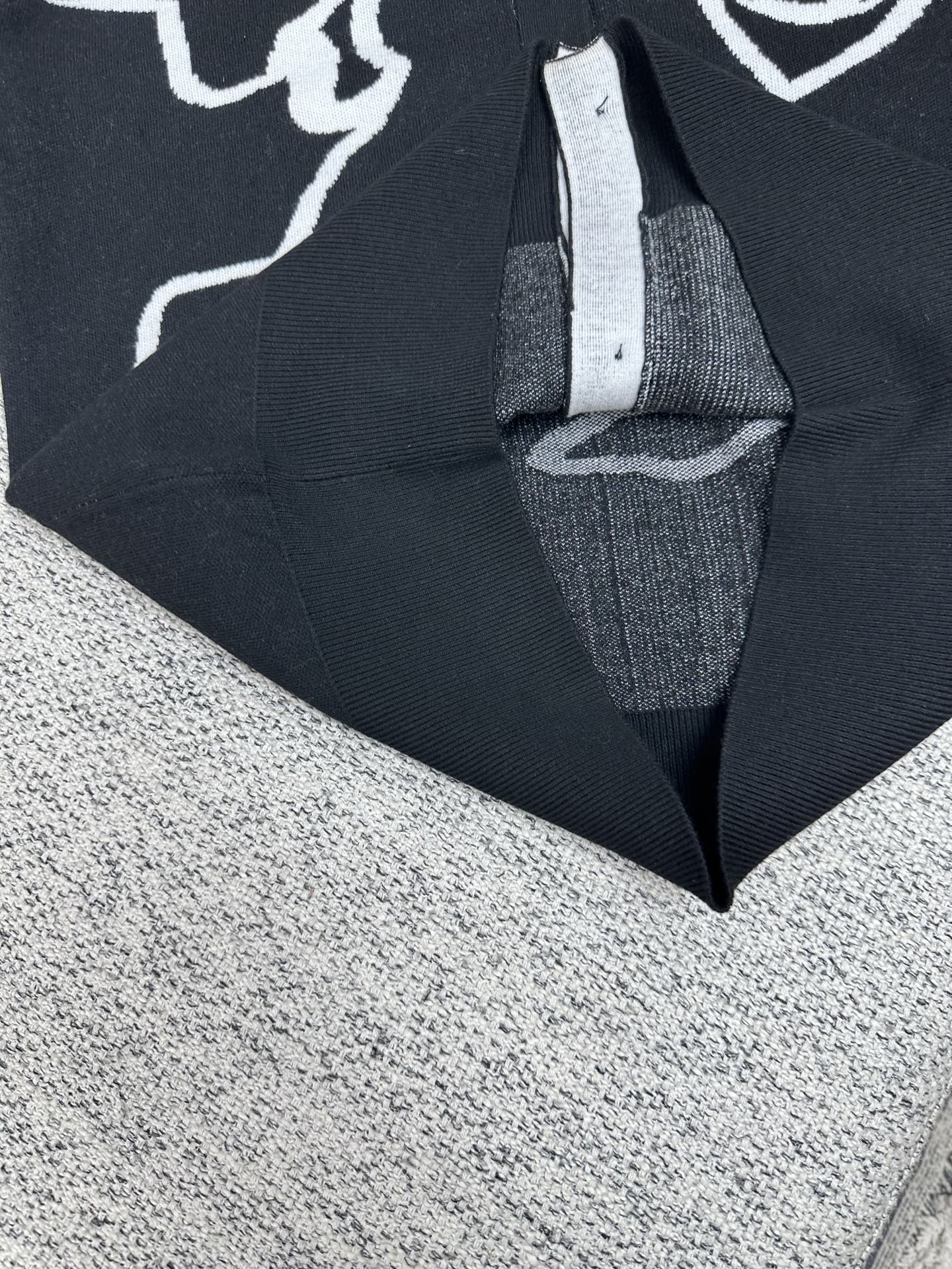 巴宝莉 25ss新款马术骑士徽标单排扣V领休闲长袖针织衫 男女同款 高版本码数：S.M.L.XL.