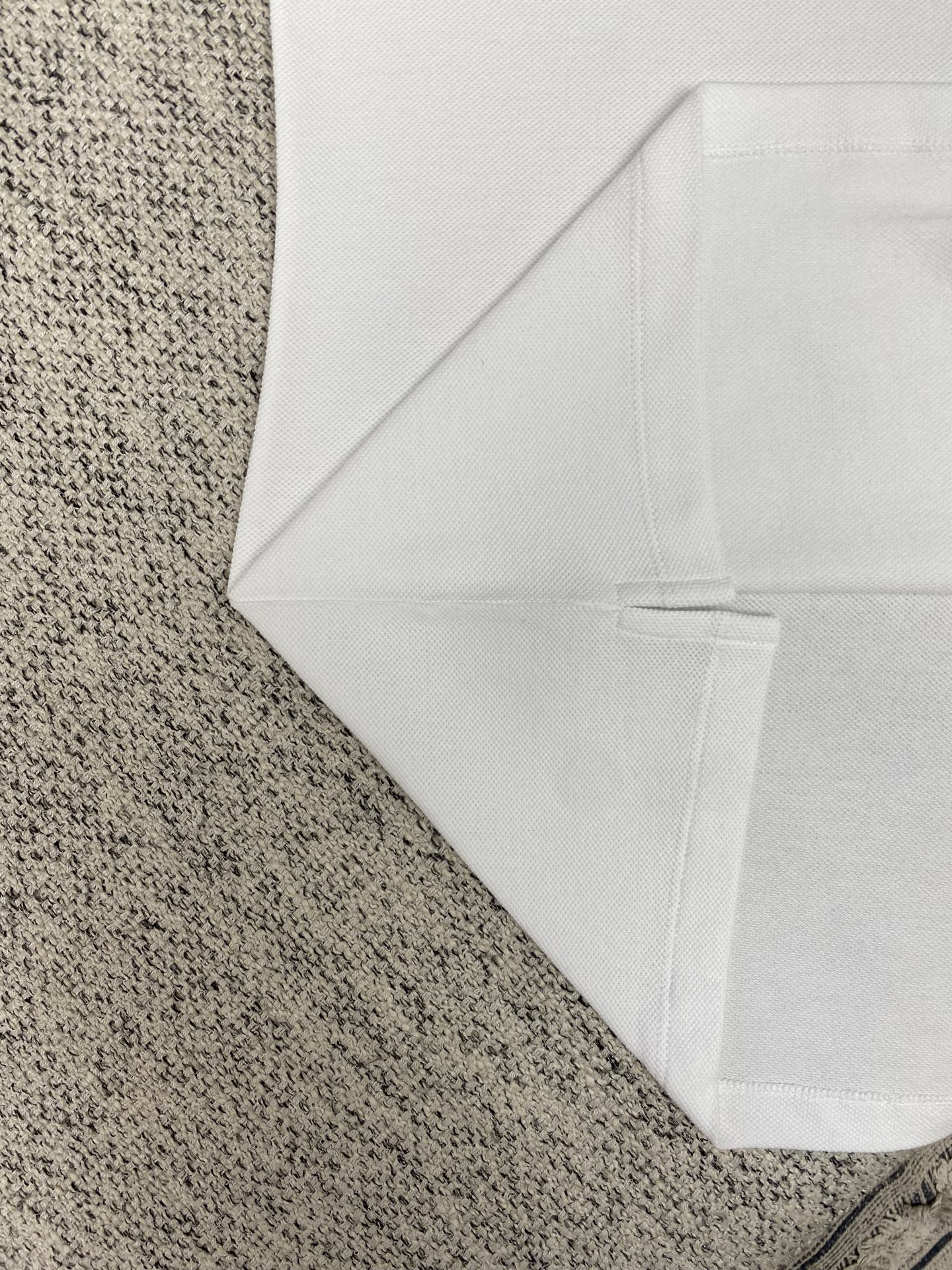 Gucci Men's White Polo Shirt with Embroidered Logo and Striped Trim 7 i1756976664984 733 0 5