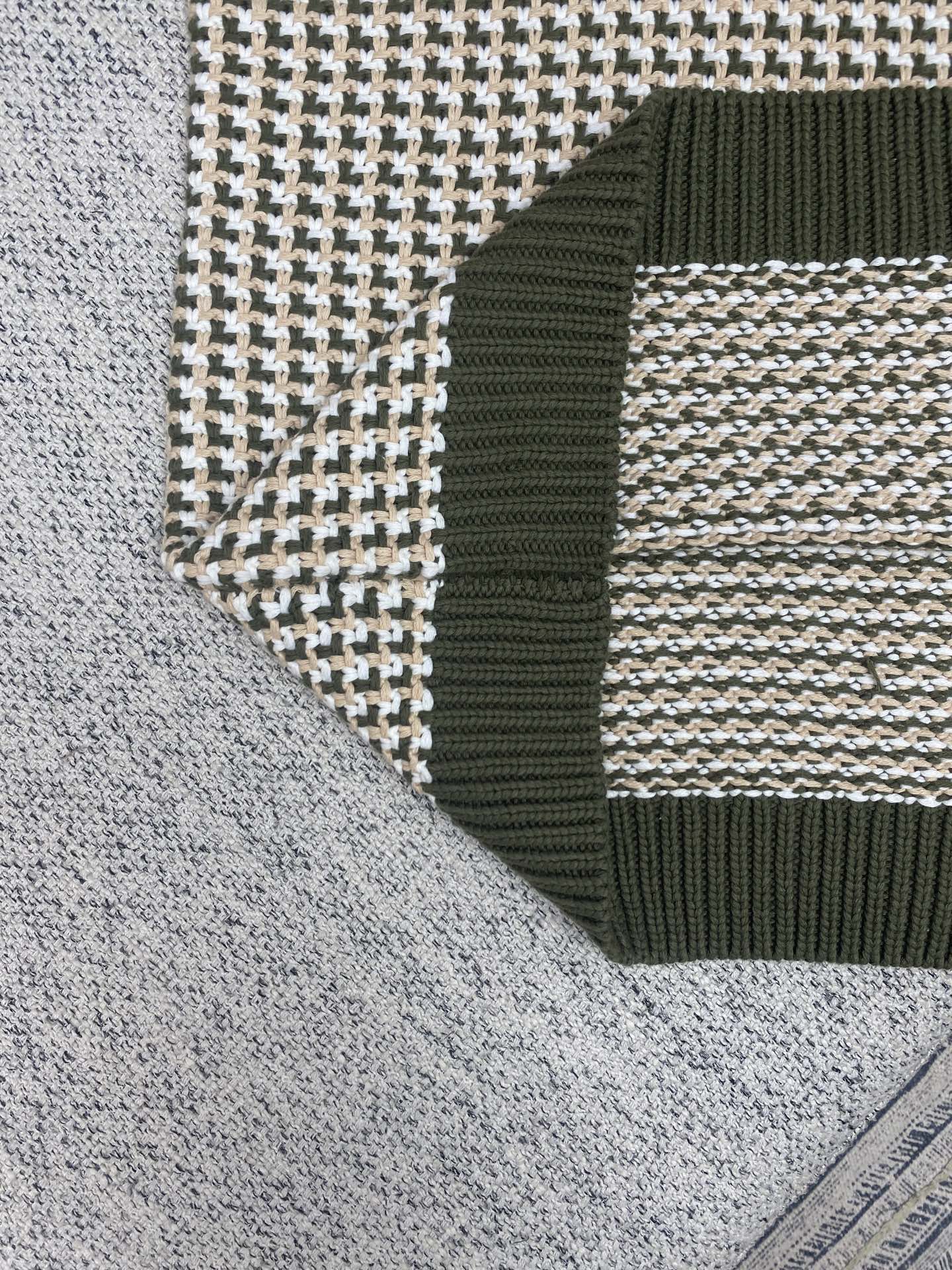Louis Vuitton 25SS Color Block Jacquard Knit Short Sleeve Polo Shirt 7 i1757325471220 2643 0 5