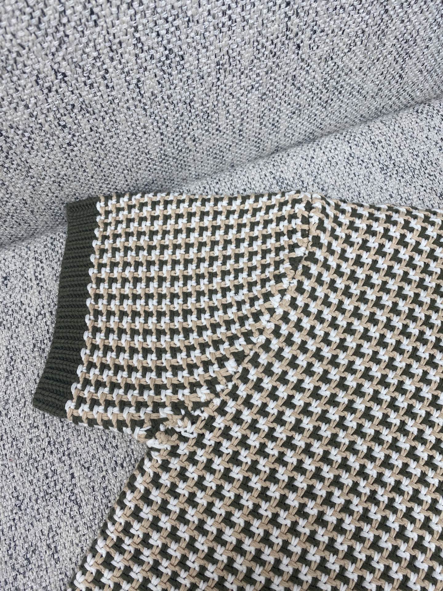 Louis Vuitton 25SS Color Block Jacquard Knit Short Sleeve Polo Shirt 5 i1757325471220 914 0 2