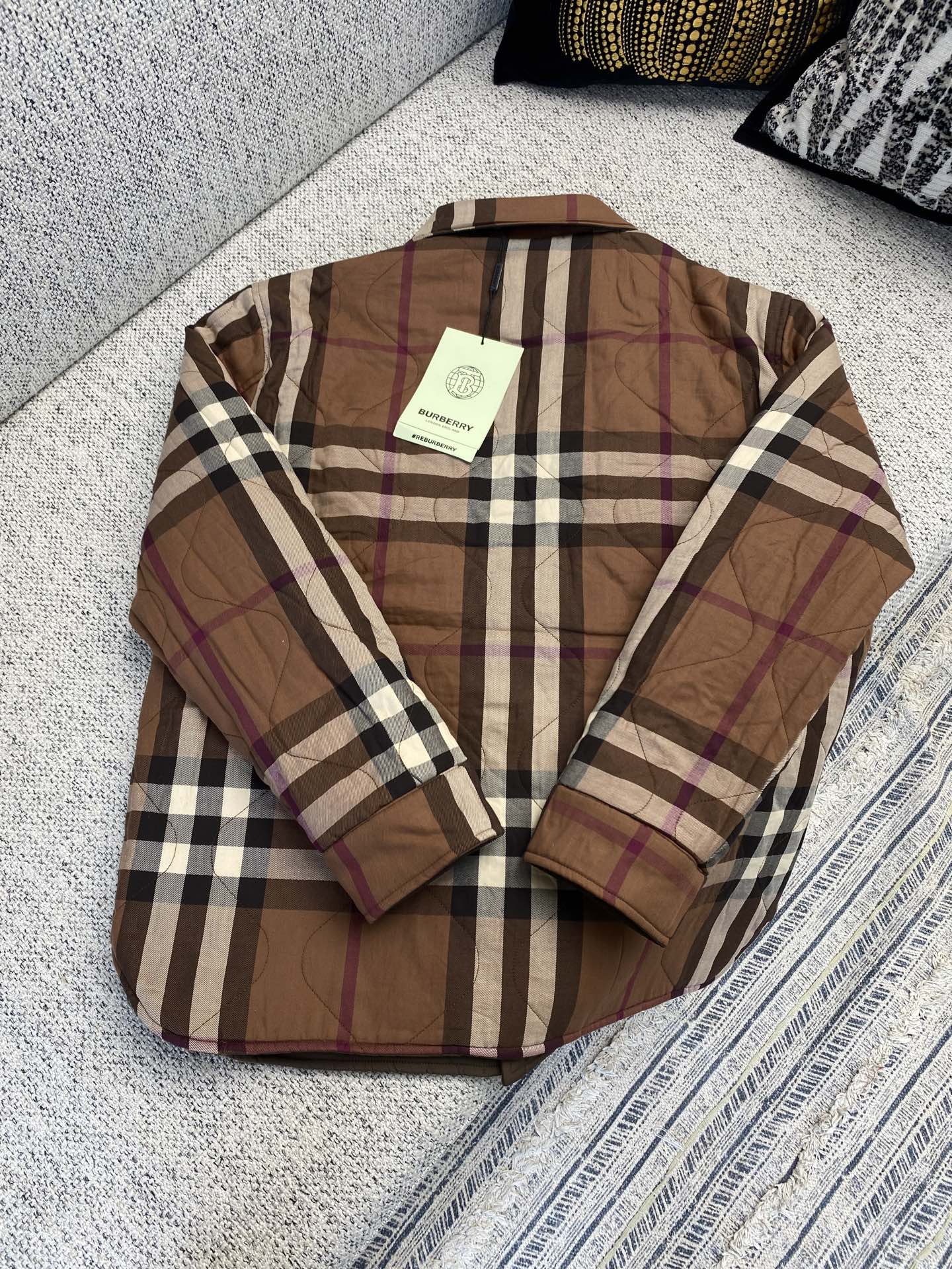 Burberry Quilted Reversible Check Shirt Jacket - Timeless Style and Comfort 5 i1758621435003 6569 0 1