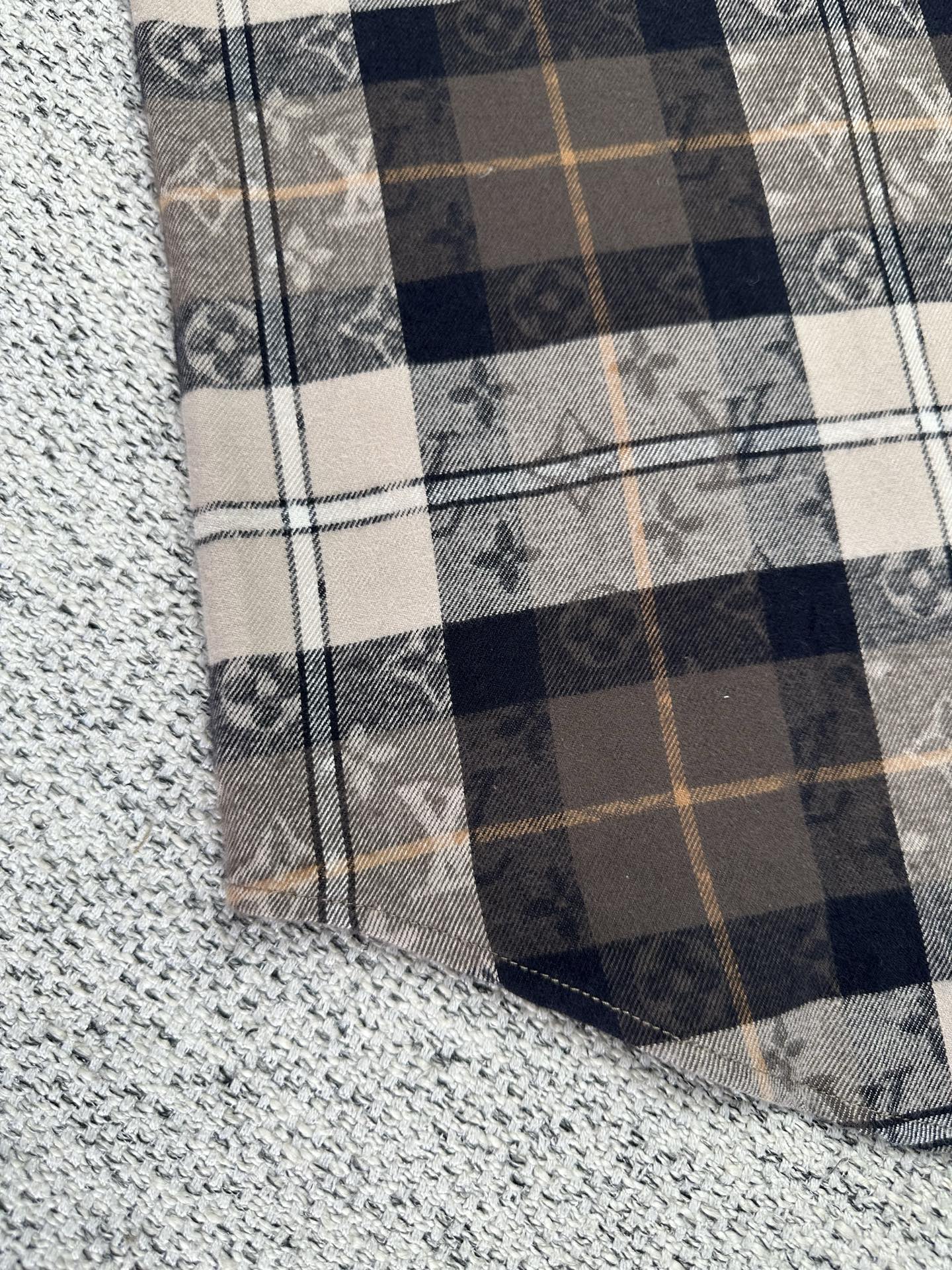 Louis Vuitton Monogram Flannel Long Sleeve Polo Shirt - Autumn Hues 7 i1761278798533 1668 0 4