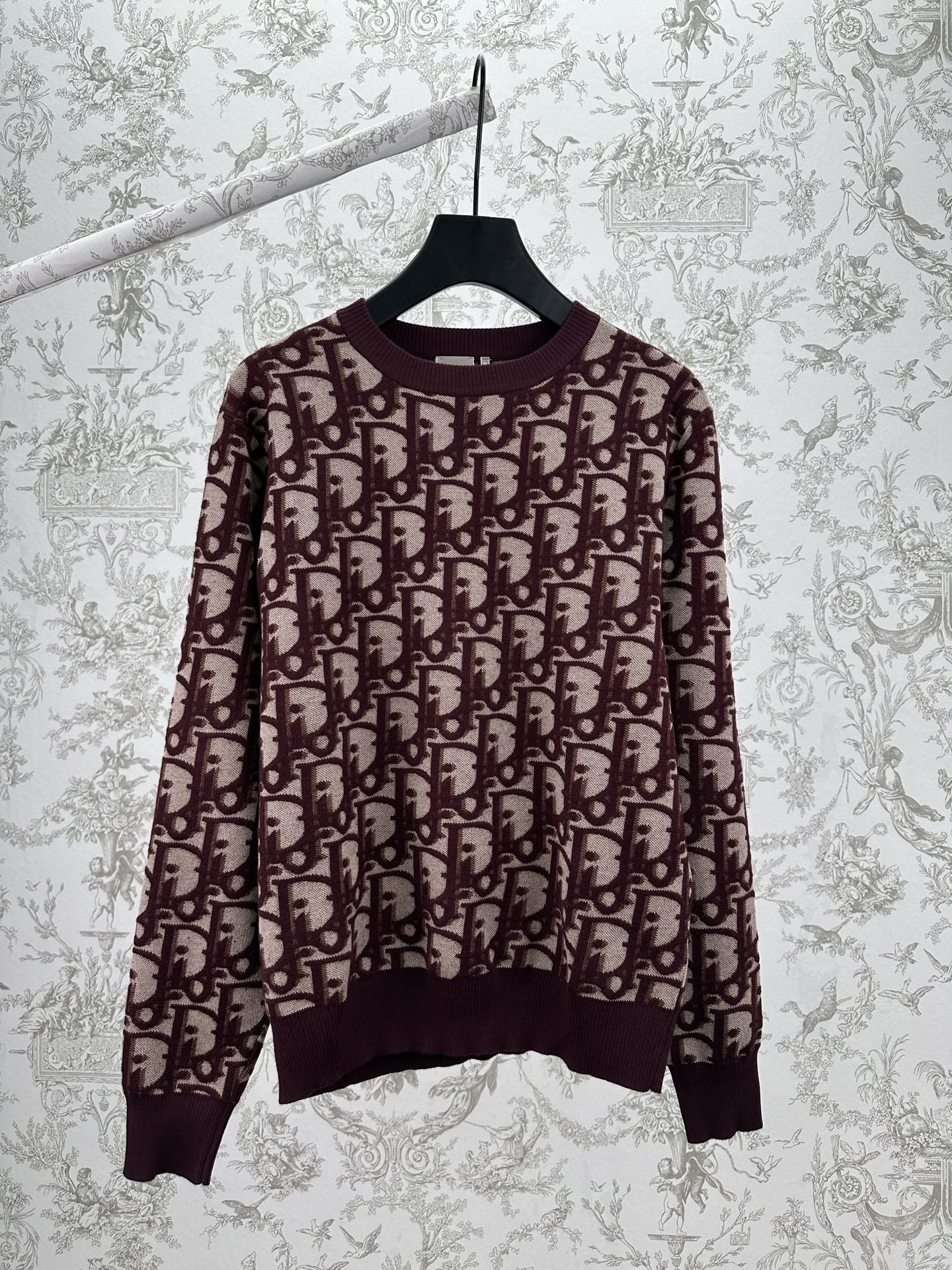 Dior 迪奥 针织衫突显 Dior 的