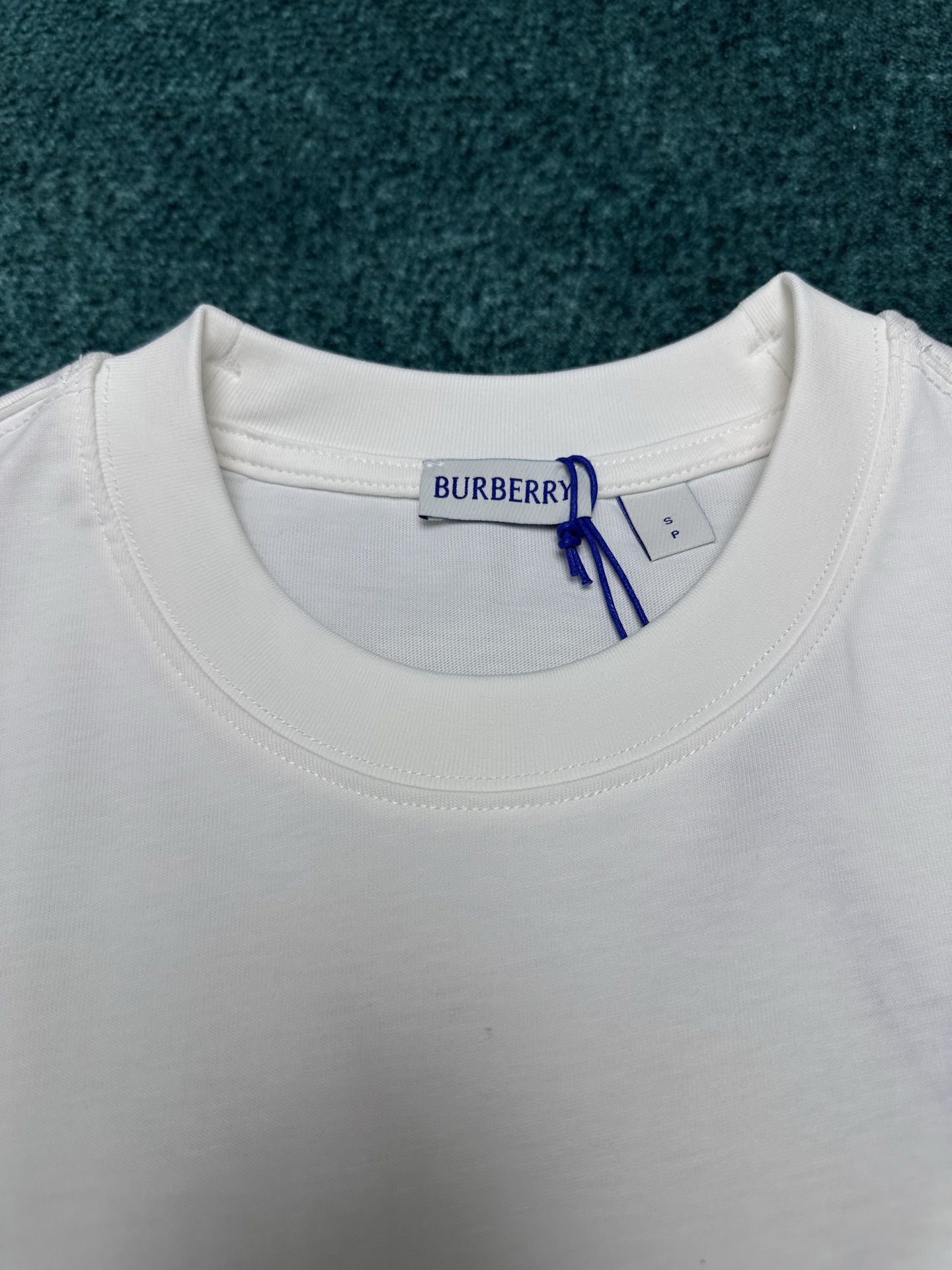 Burberry 巴宝莉 26新款T 恤衫 选用轻盈平织棉面料打造