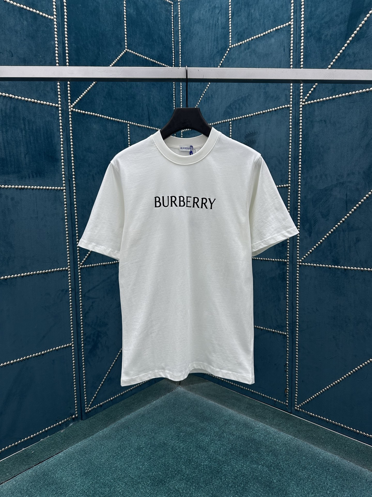 Burberry 巴宝莉 26新款T 恤衫 选用轻盈平织棉面料打造