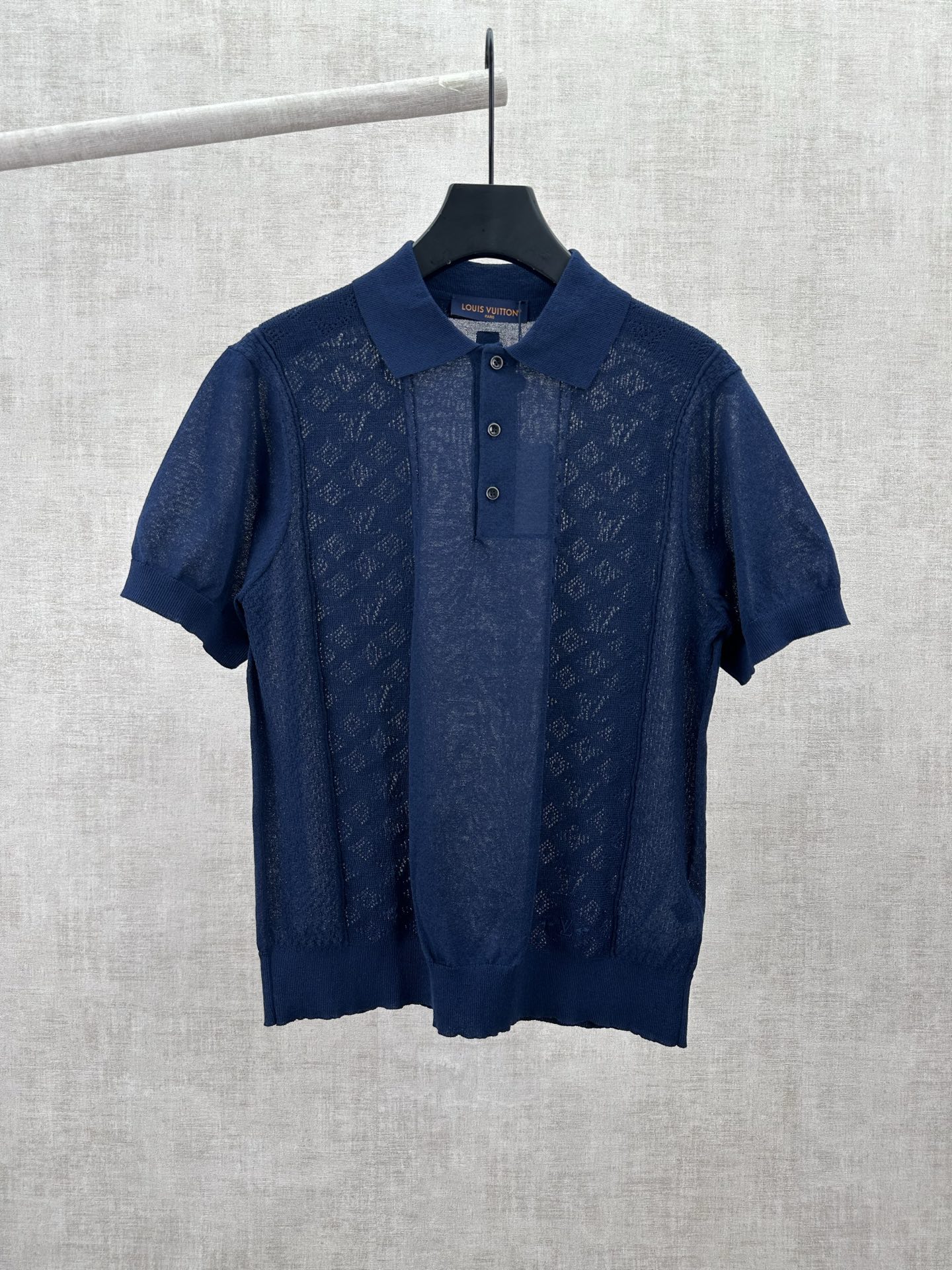 Louis Vuitton 驴家 26ss 新款短袖马球衫以细腻的丝棉混纺面料织就
