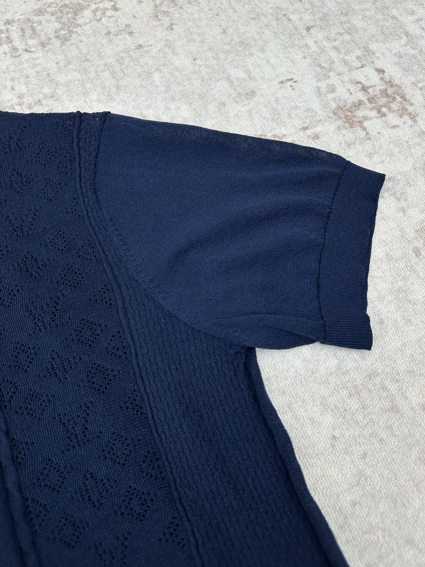 Louis Vuitton 驴家 26ss 新款短袖马球衫以细腻的丝棉混纺面料织就
