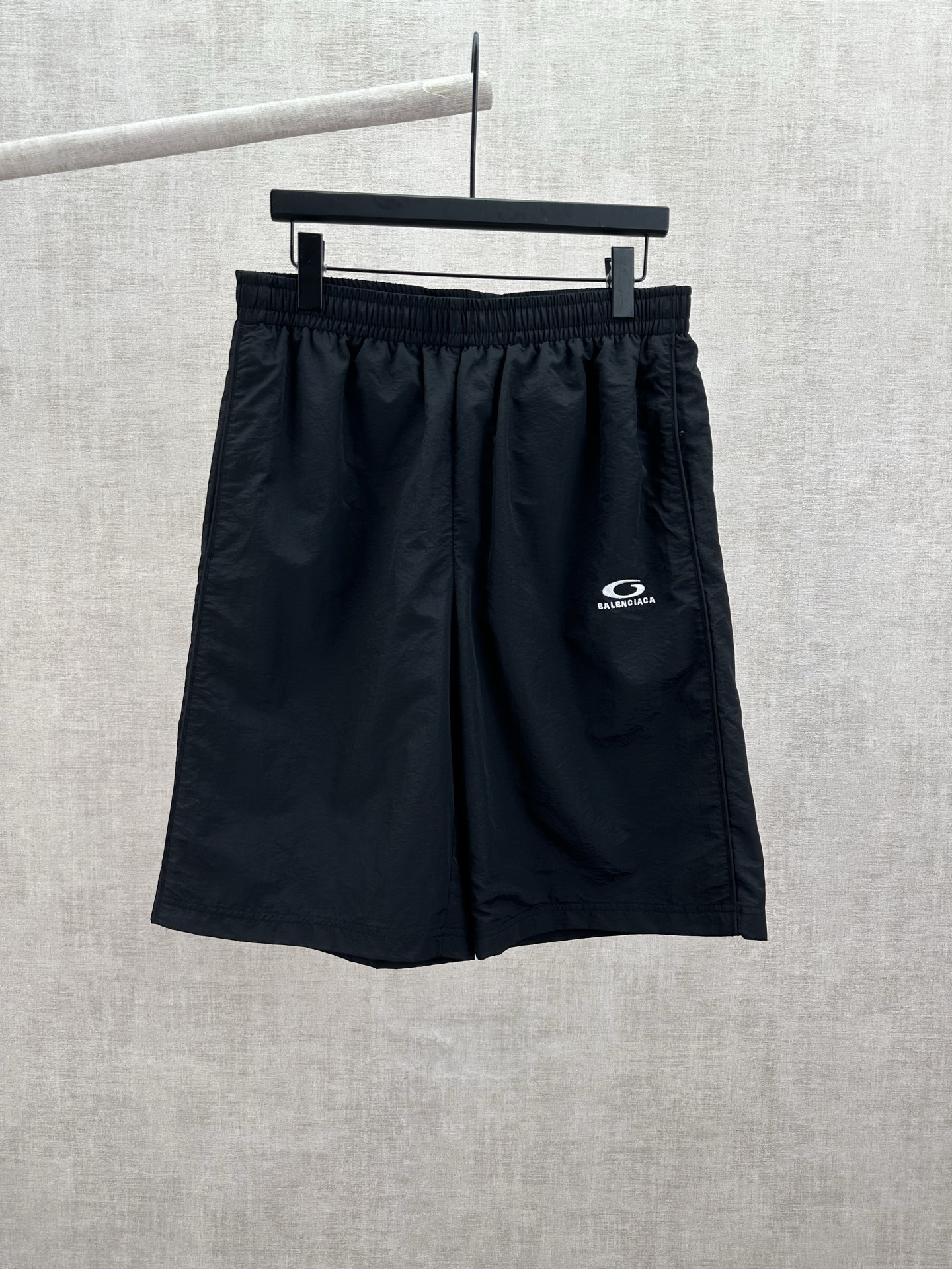 P170 París 26ss nuevos pantalones cortos de primavera-verano, nailon técnico, totalmente forrados, cintura elástica con…