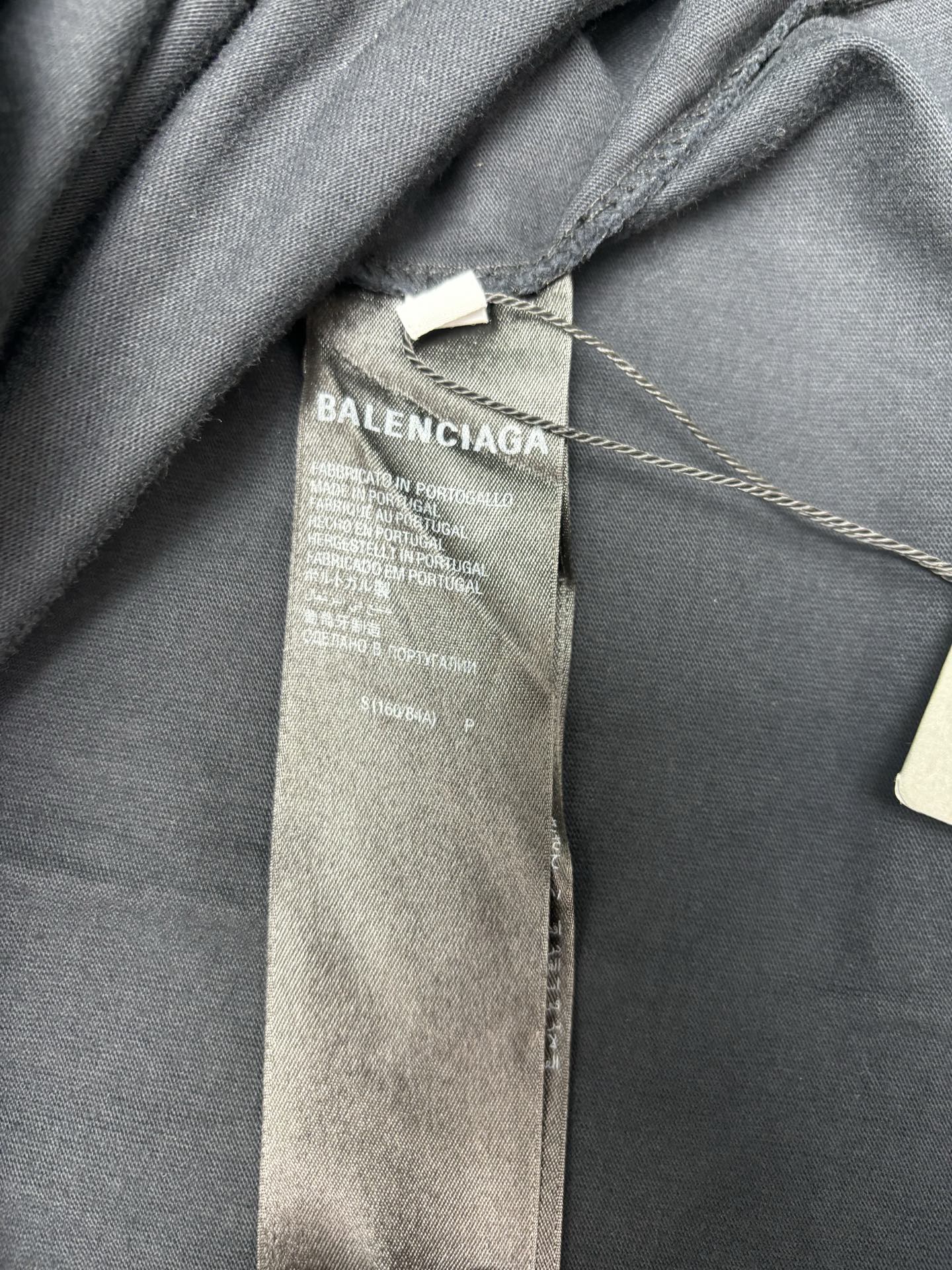 Balenciaga 巴黎世家 26SS 新款x New Year 字母印花圆领套头短袖 T恤 宽松版型 男款