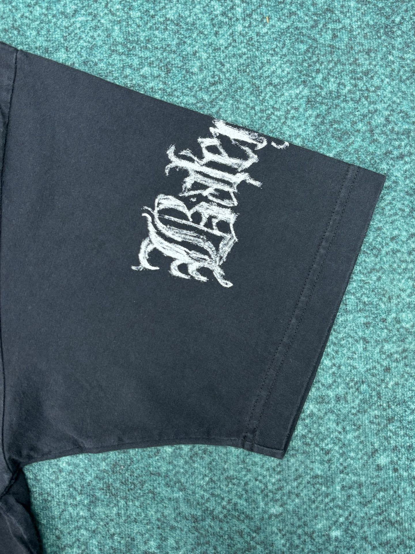 Balenciaga 巴黎世家 26SS 新款x New Year 字母印花圆领套头短袖 T恤 宽松版型 男款