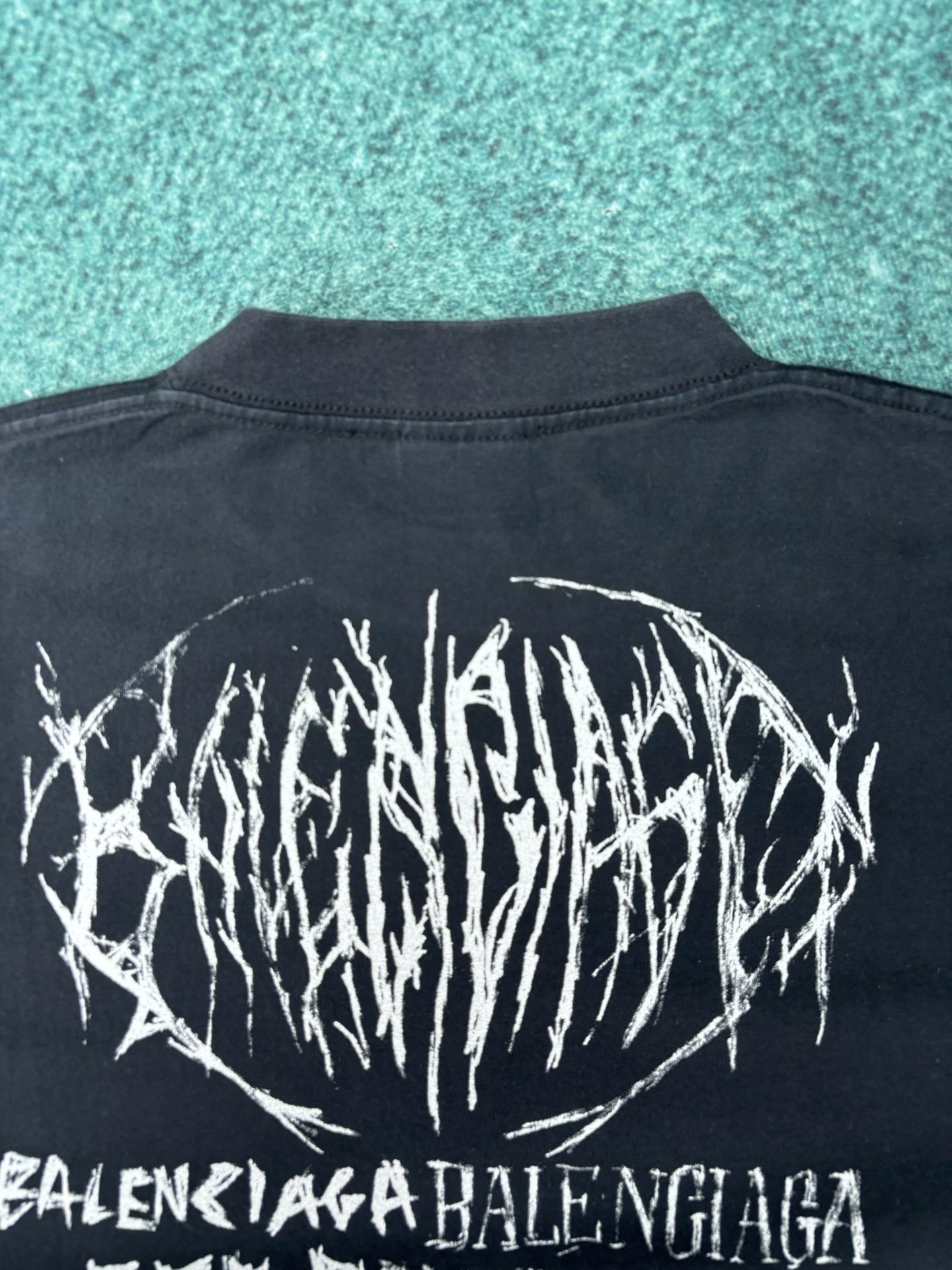 Balenciaga 巴黎世家 26SS 新款x New Year 字母印花圆领套头短袖 T恤 宽松版型 男款