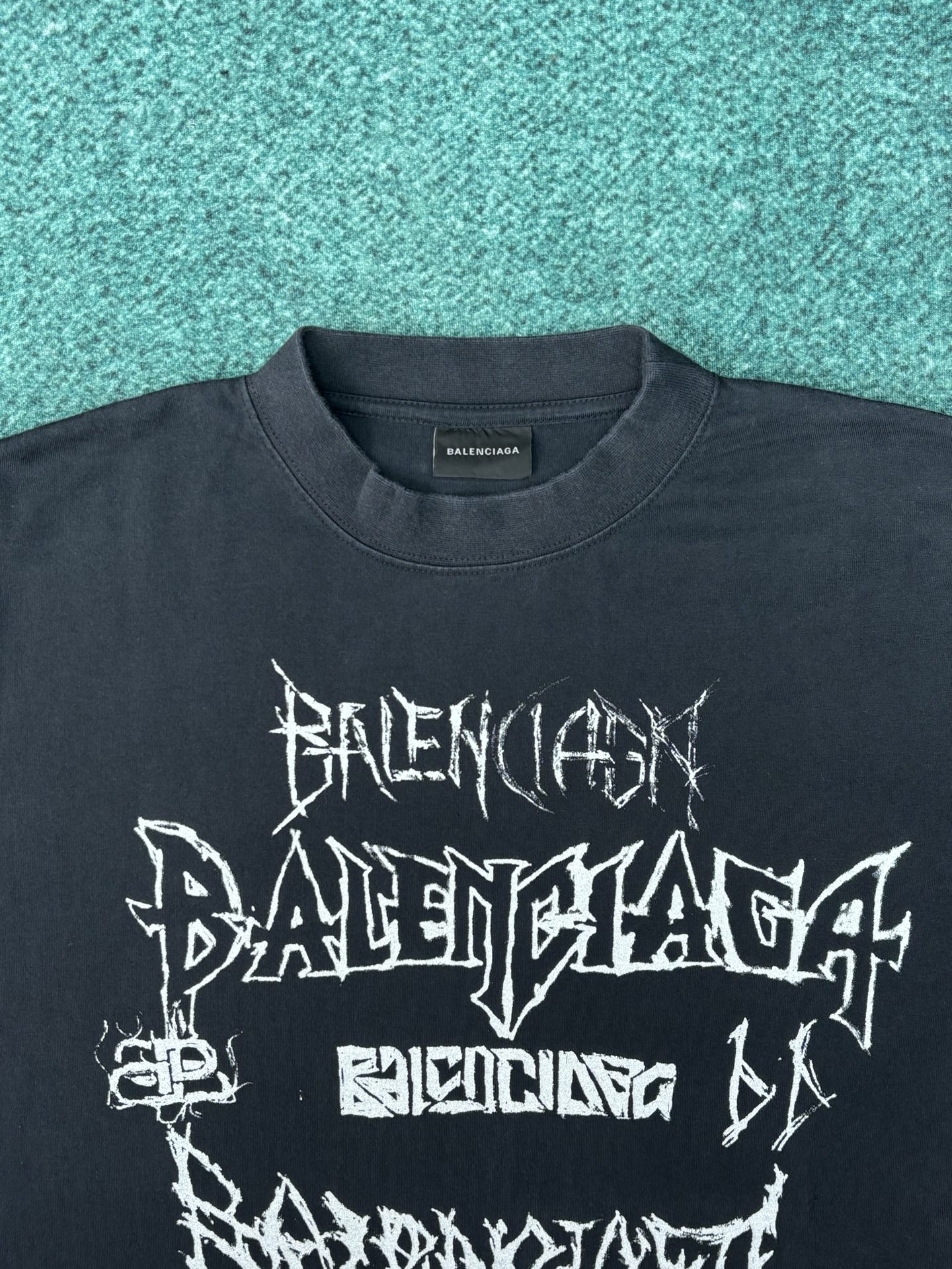 Balenciaga 巴黎世家 26SS 新款x New Year 字母印花圆领套头短袖 T恤 宽松版型 男款