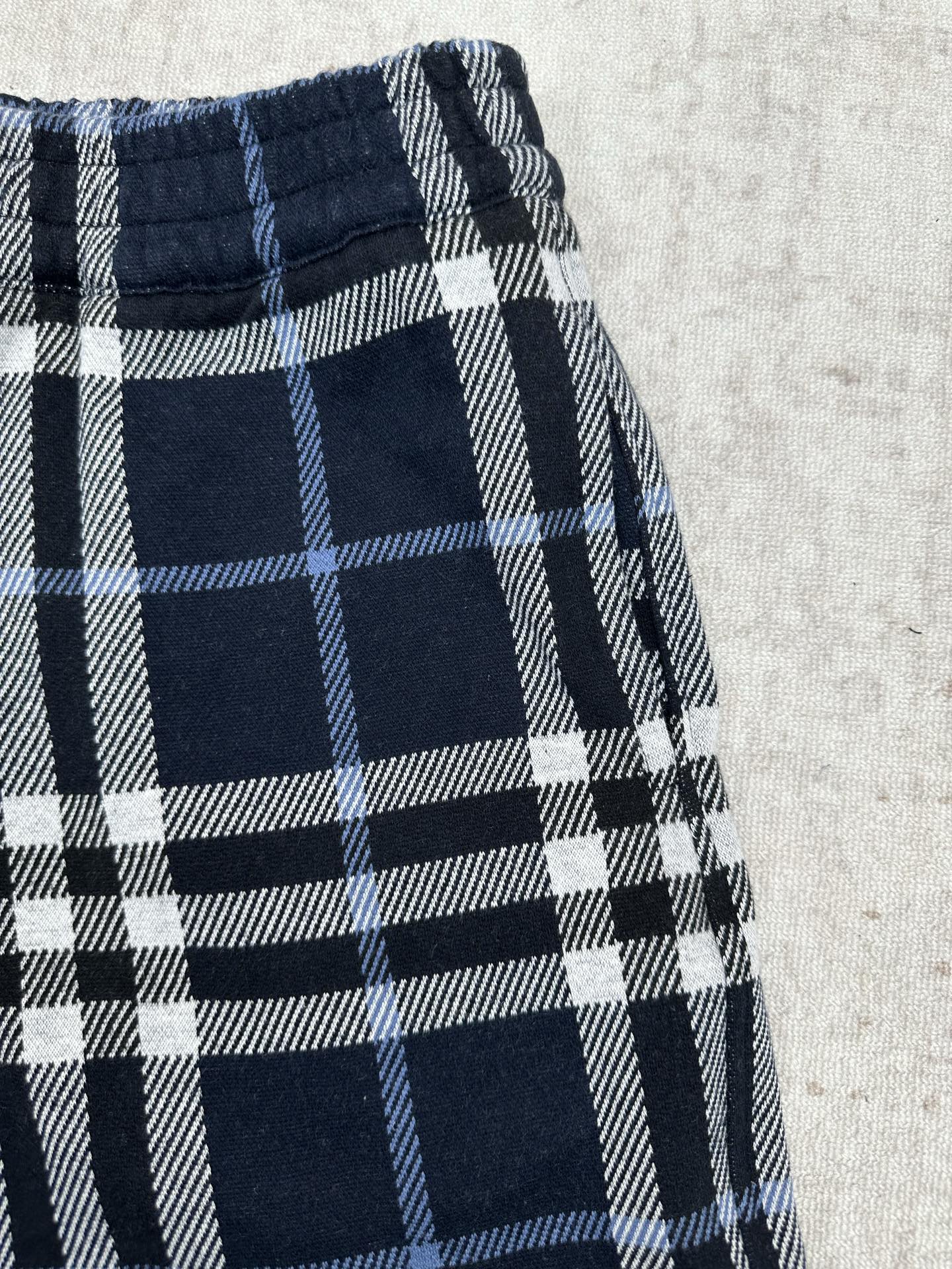 Burberry 巴宝莉 26ss新款 条格纹中腰直筒 休闲短裤 男款 黑色