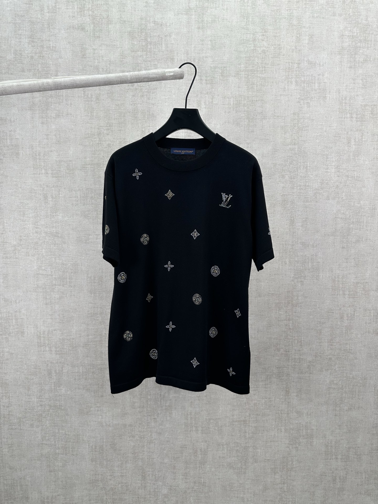 P180 驴家 26ss 新款春季系列 Monogram 花卉图案标志短袖 T恤 男款 码数：S. M. L. XL.